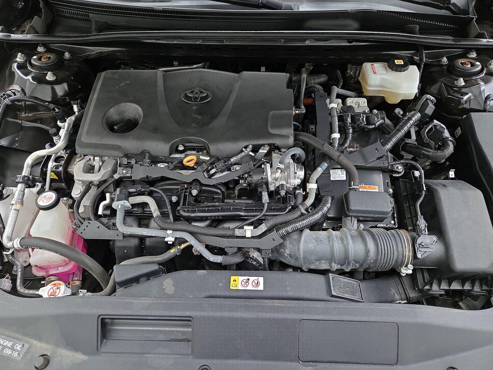 2021 Toyota Camry LE - Photo 21