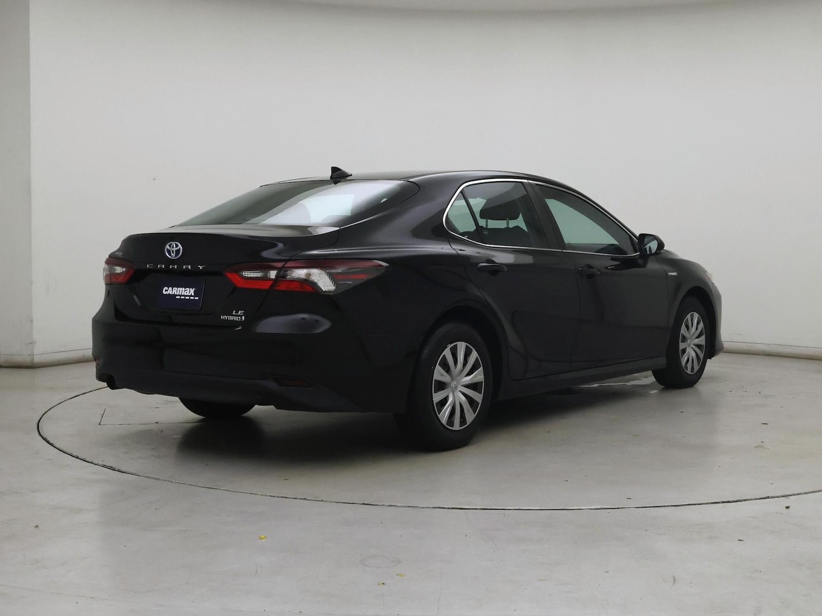 2021 Toyota Camry LE - Photo 9