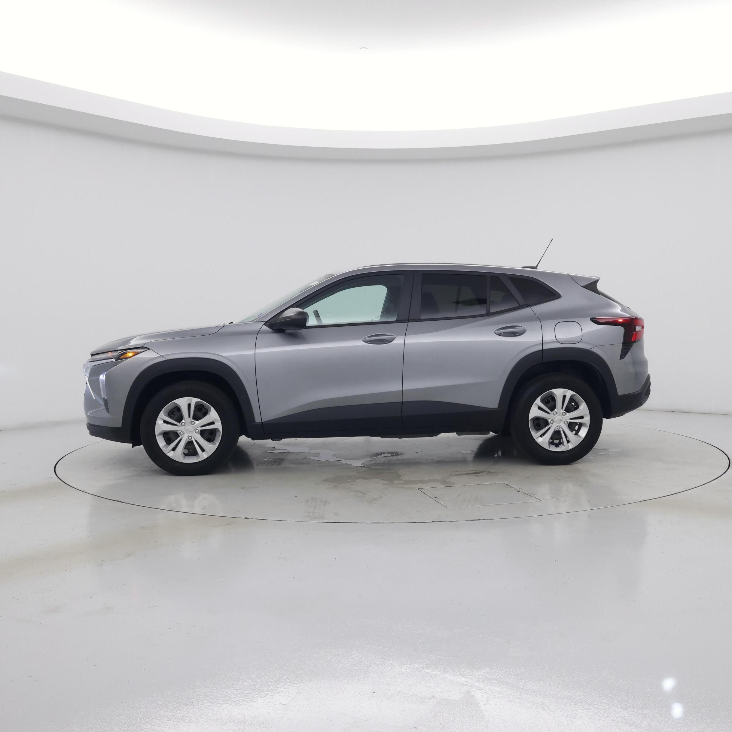 Thumbnail: 2024 Chevrolet Trax - 3
