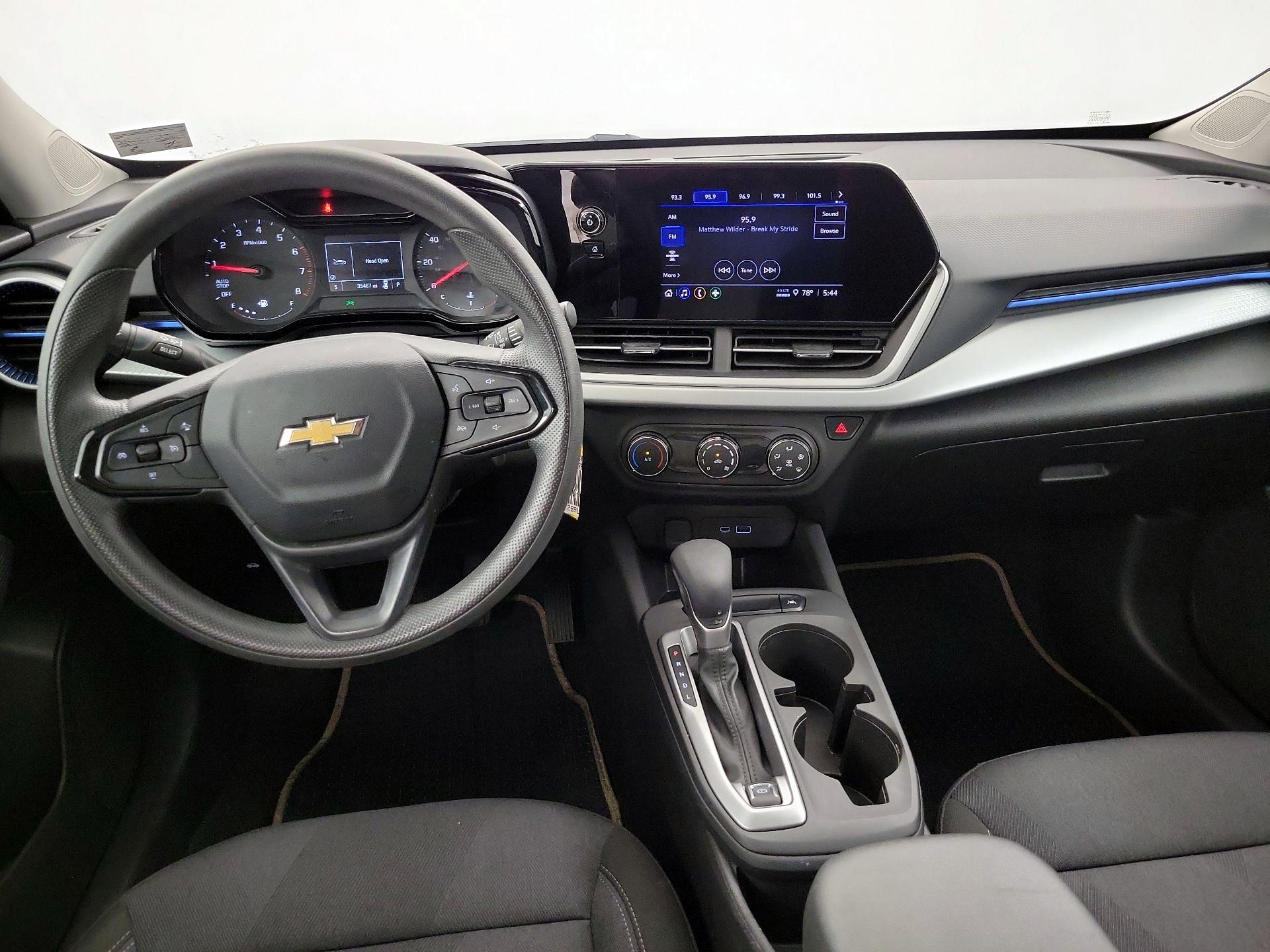 Thumbnail: 2024 Chevrolet Trax - 9