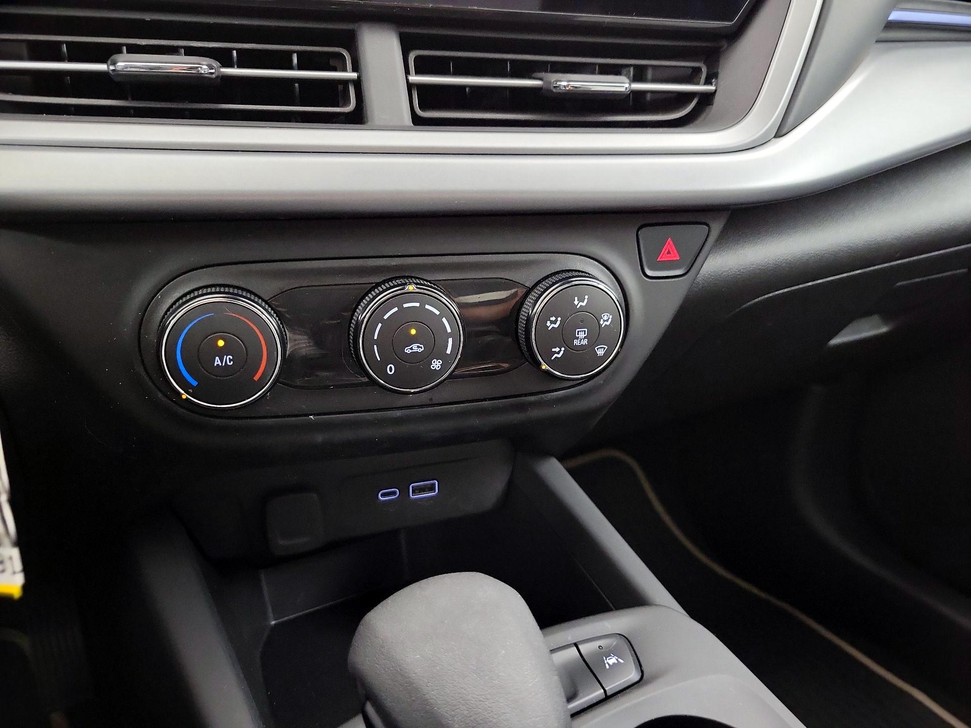 Thumbnail: 2024 Chevrolet Trax - 16