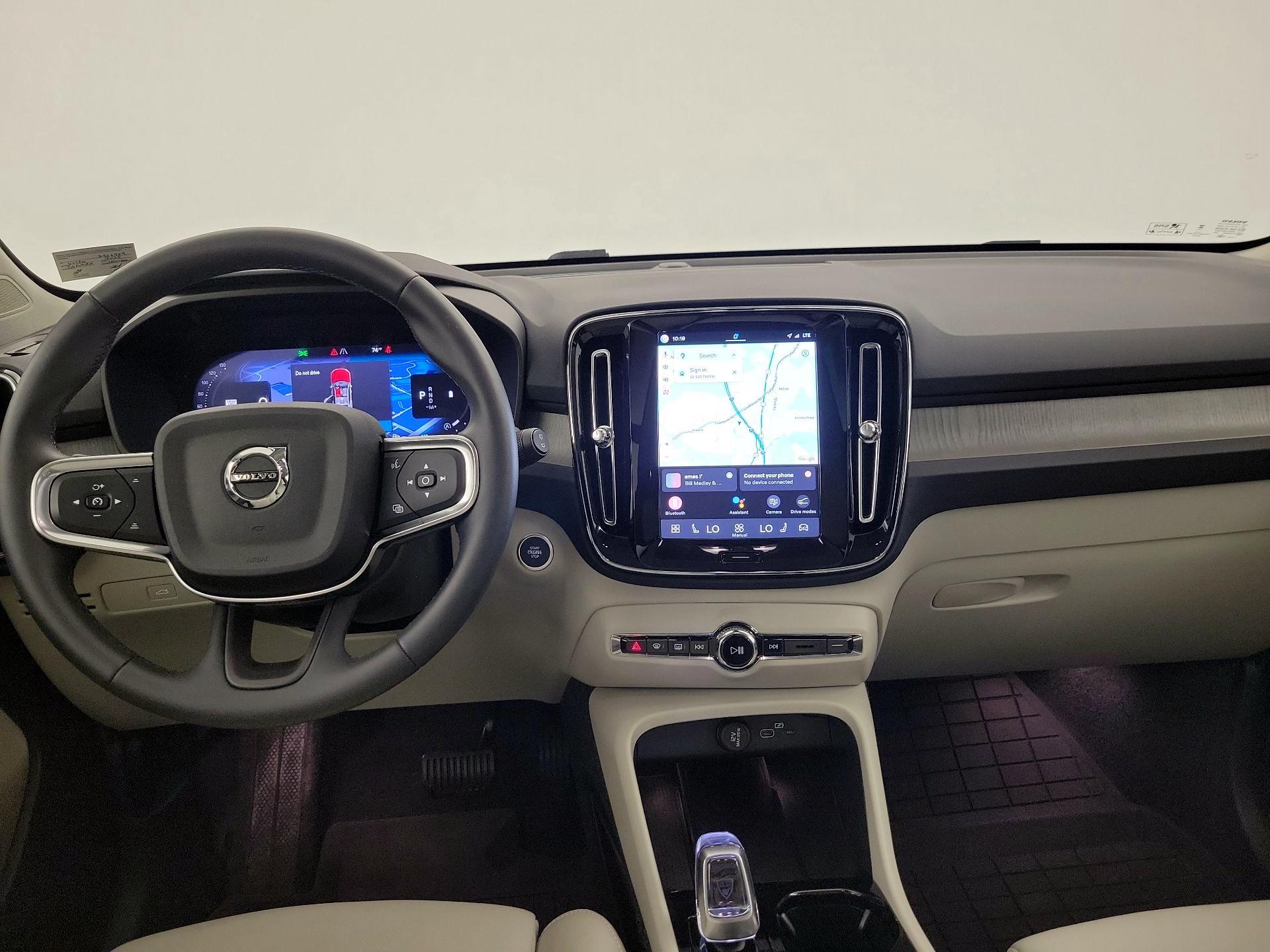 Thumbnail: 2025 Volvo XC40 - 9