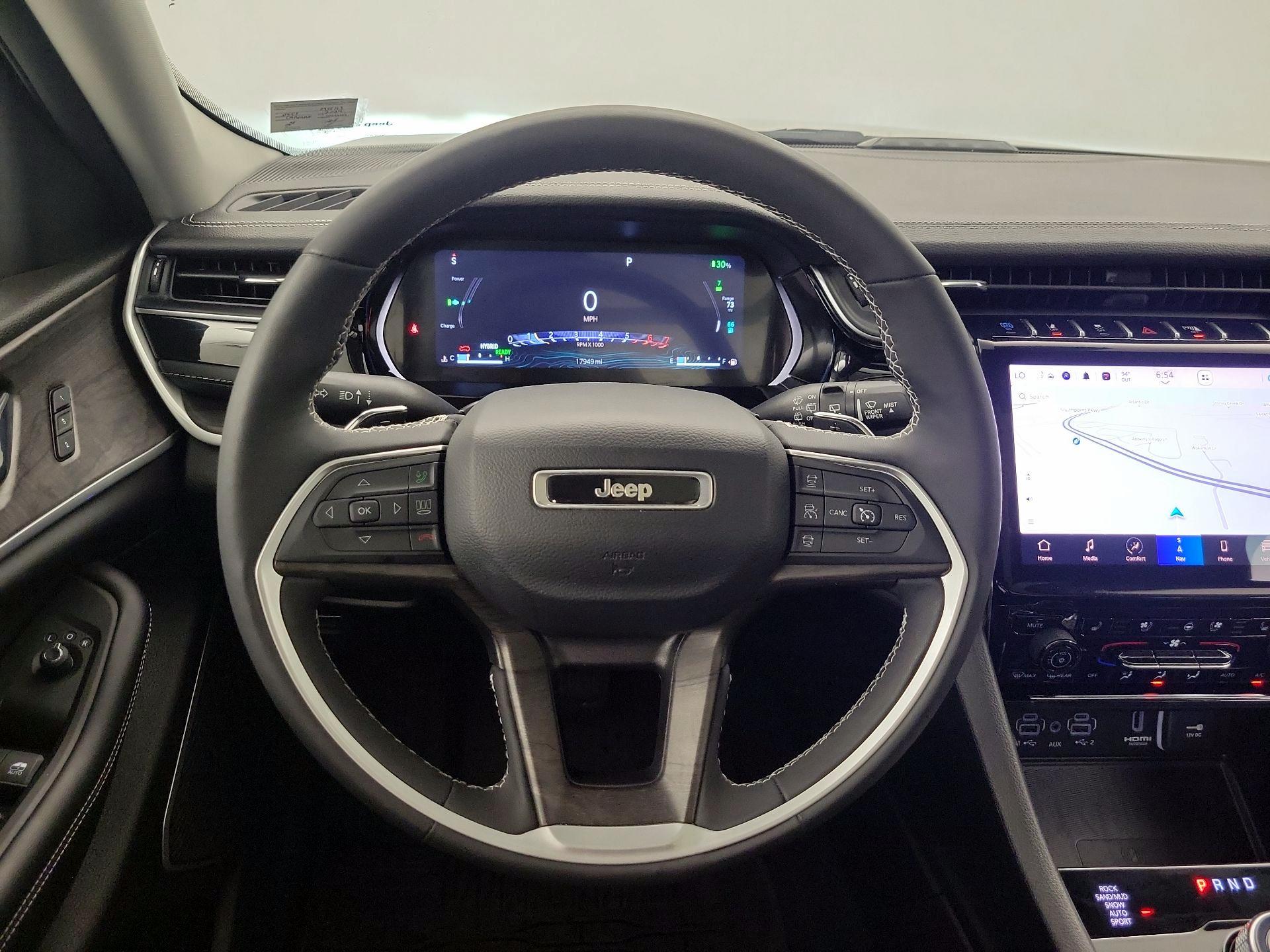 Thumbnail: 2024 Jeep Grand Cherokee - 10
