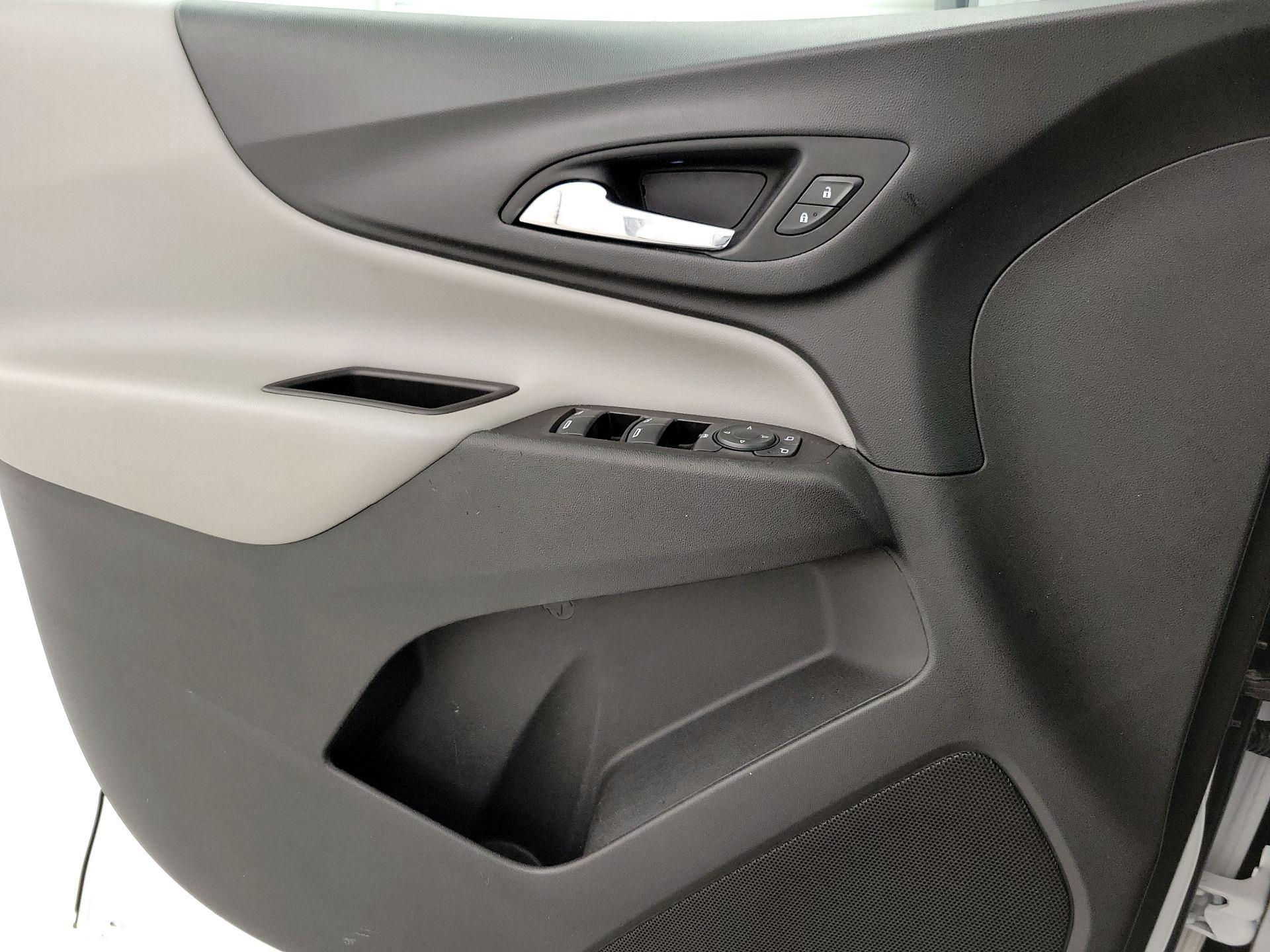 Thumbnail: 2022 Chevrolet Equinox - 10