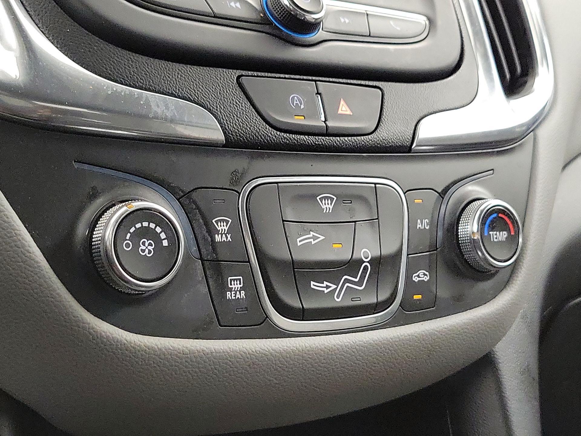 Thumbnail: 2022 Chevrolet Equinox - 14
