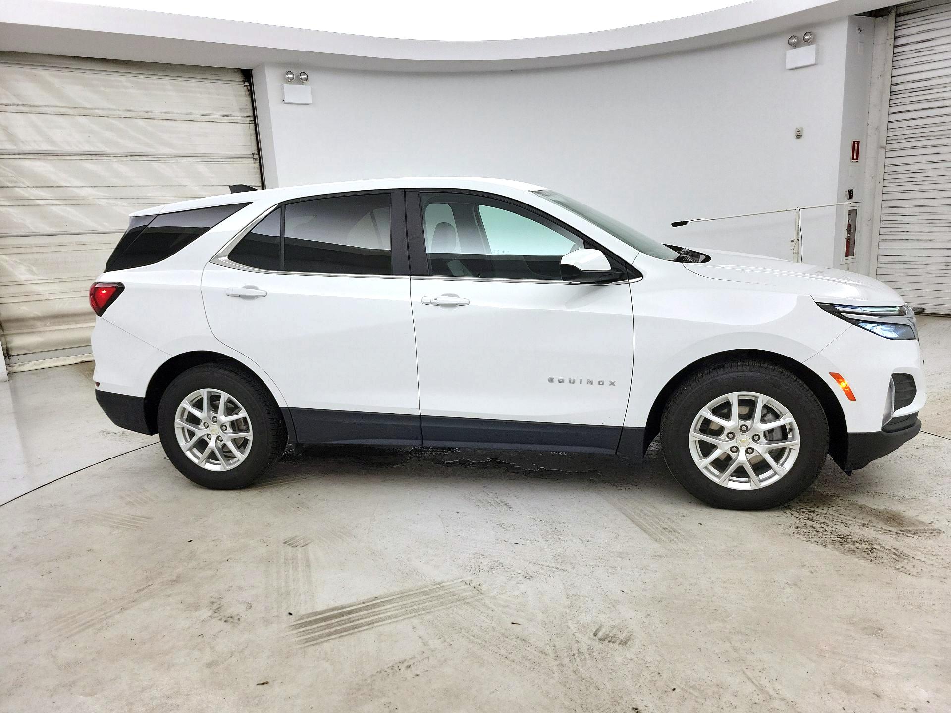 Thumbnail: 2022 Chevrolet Equinox - 4