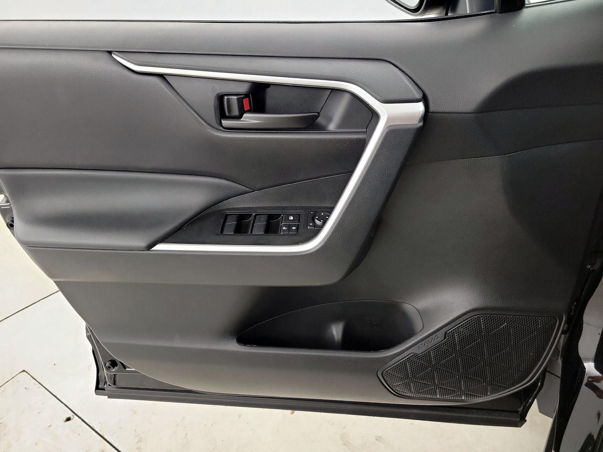 Thumbnail: 2024 Toyota RAV4 - 12