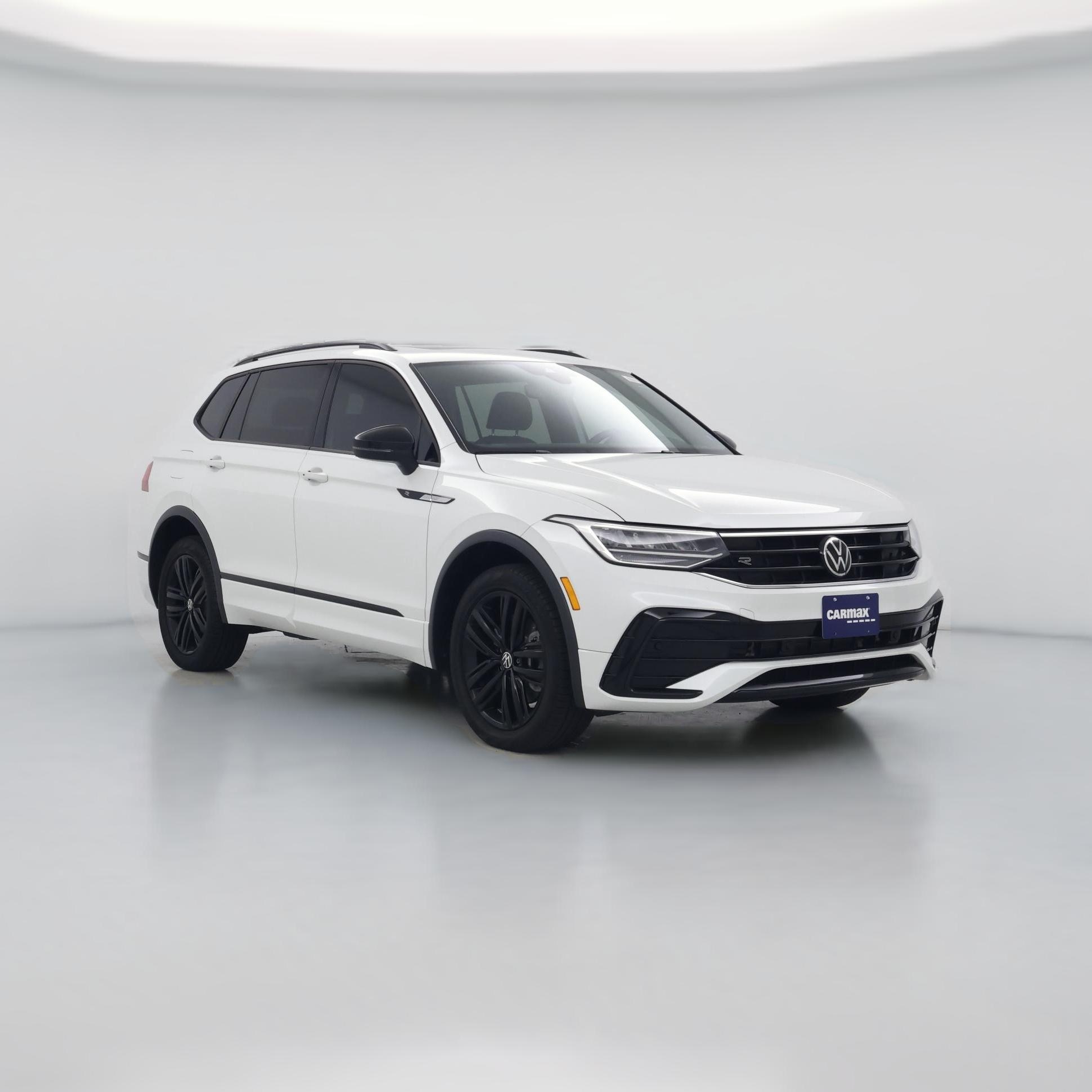 Thumbnail: 2022 Volkswagen Tiguan - 1