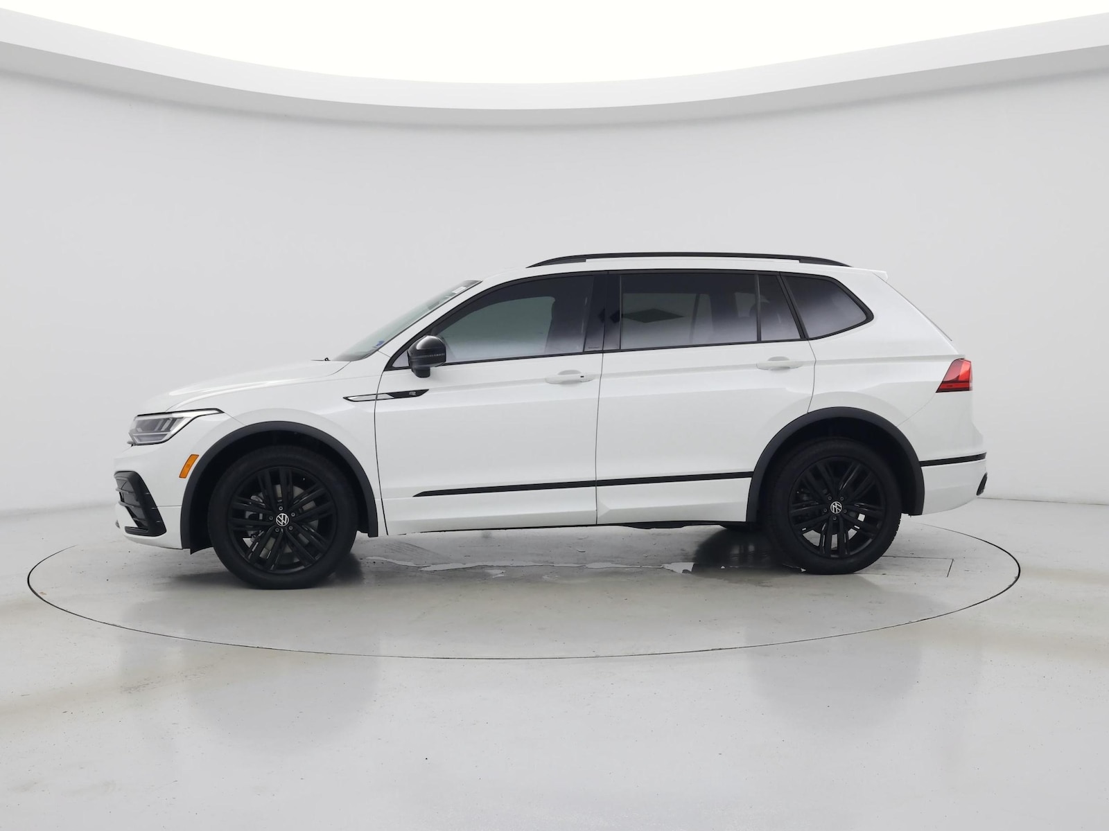 2022 Volkswagen Tiguan SE R-LINE BLACK - Photo 4