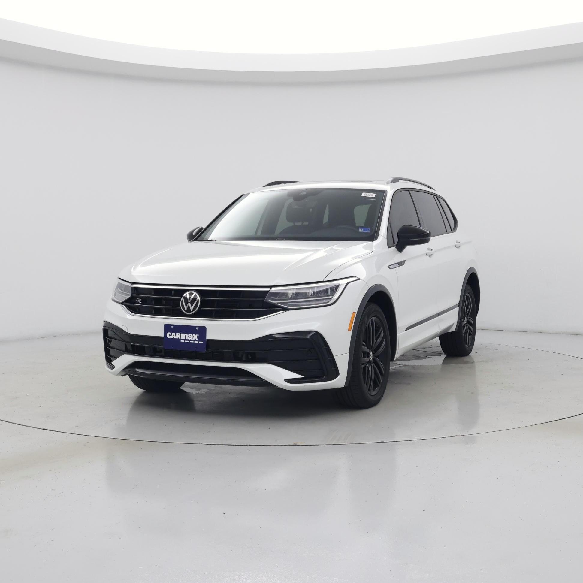 Thumbnail: 2022 Volkswagen Tiguan - 4