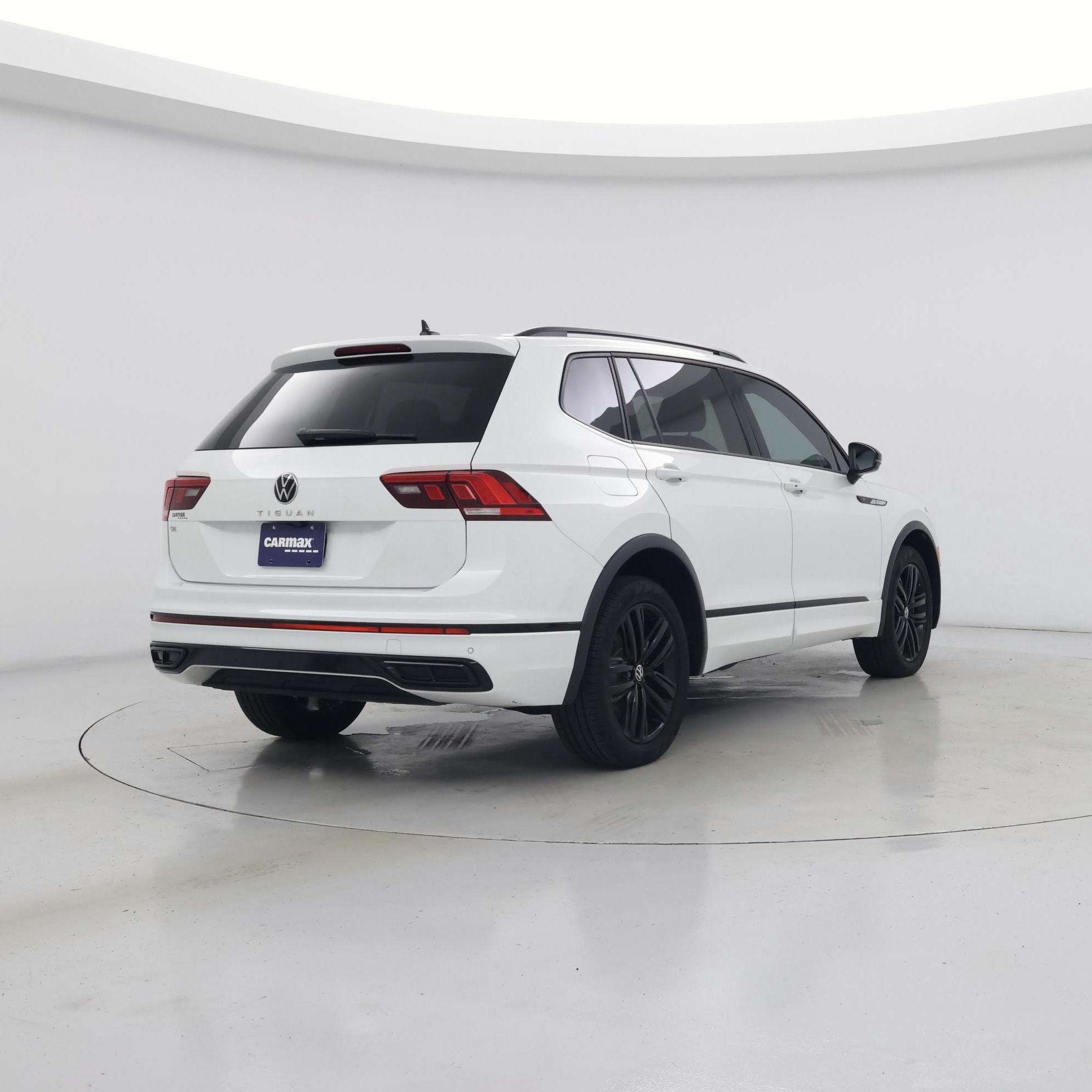 Thumbnail: 2022 Volkswagen Tiguan - 8