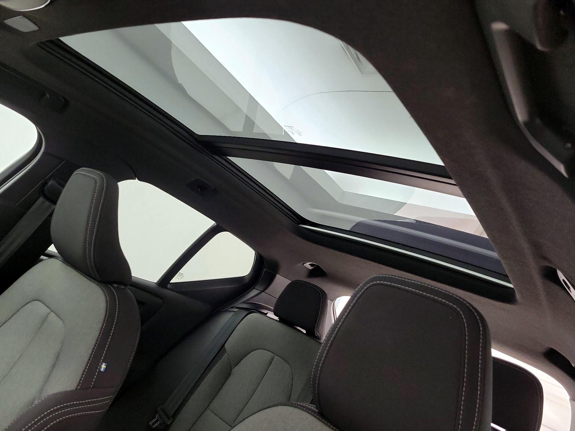 Thumbnail: 2024 Volvo XC40 - 18