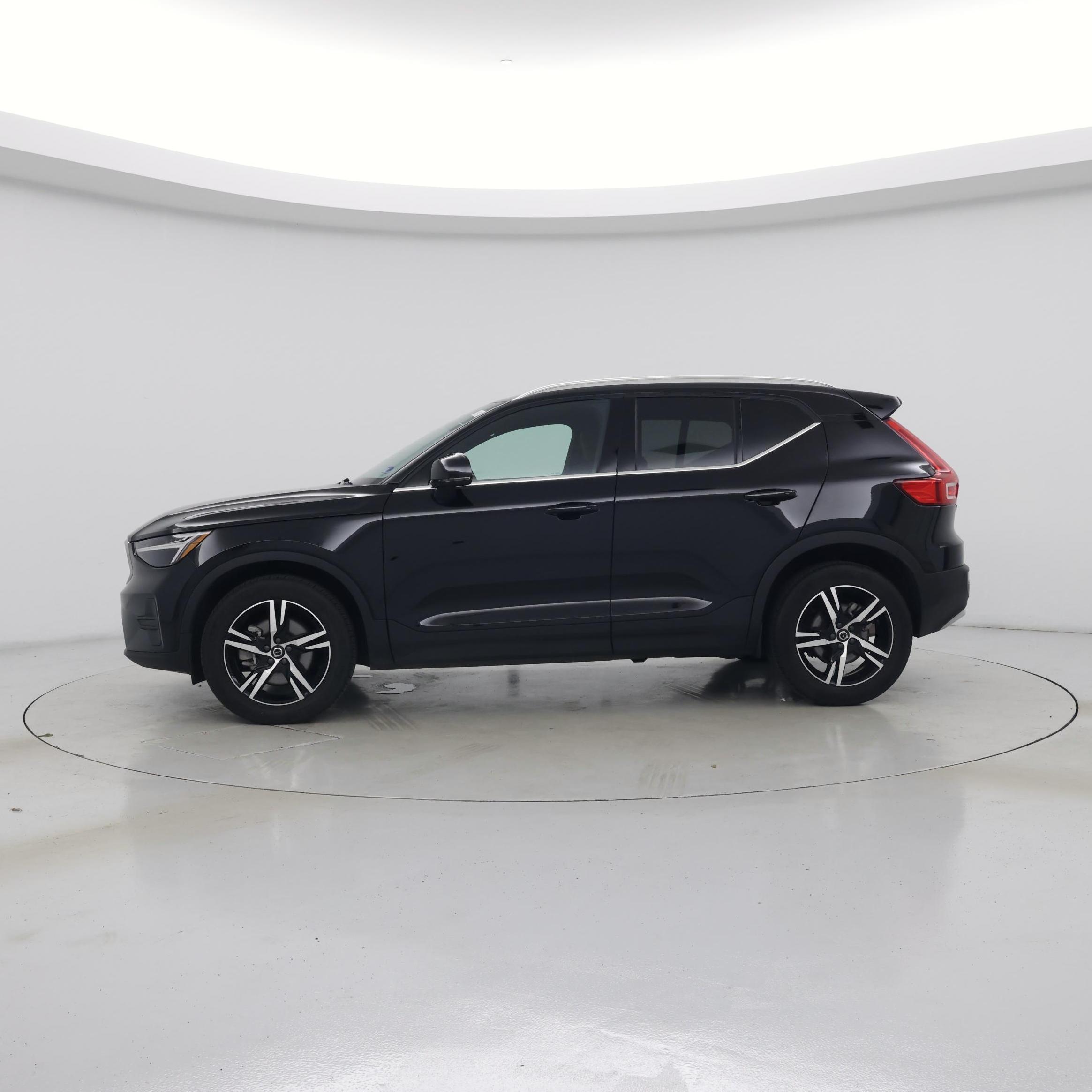 Thumbnail: 2024 Volvo XC40 - 3