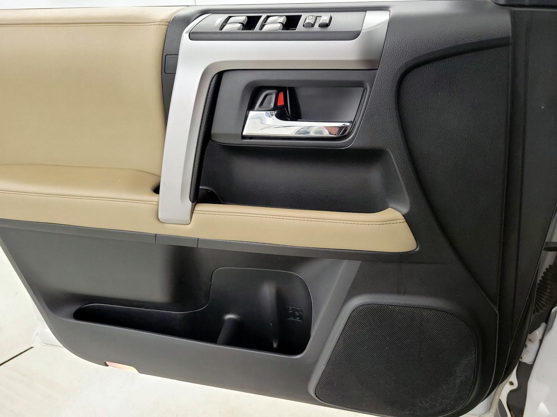 Thumbnail: 2020 Toyota 4Runner - 12