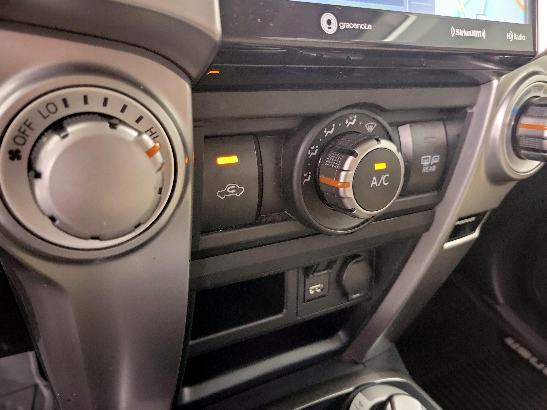 Thumbnail: 2020 Toyota 4Runner - 17
