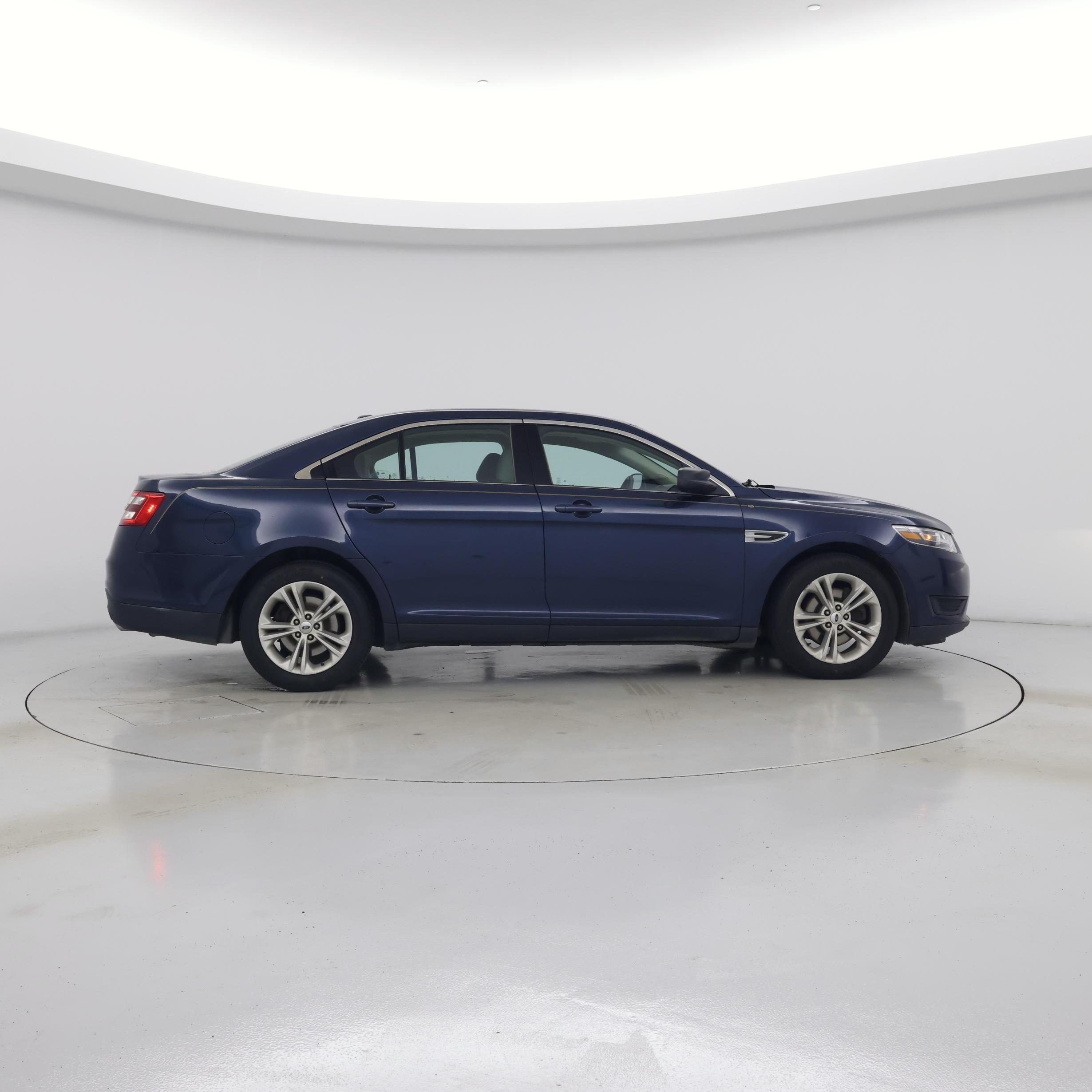 Thumbnail: 2016 Ford Taurus - 7