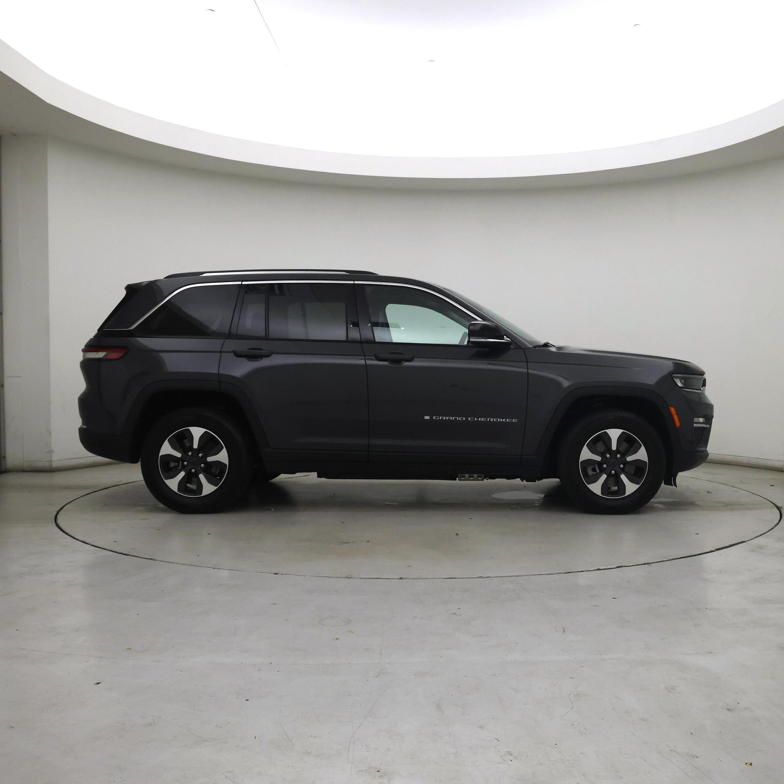 Thumbnail: 2024 Jeep Grand Cherokee - 7