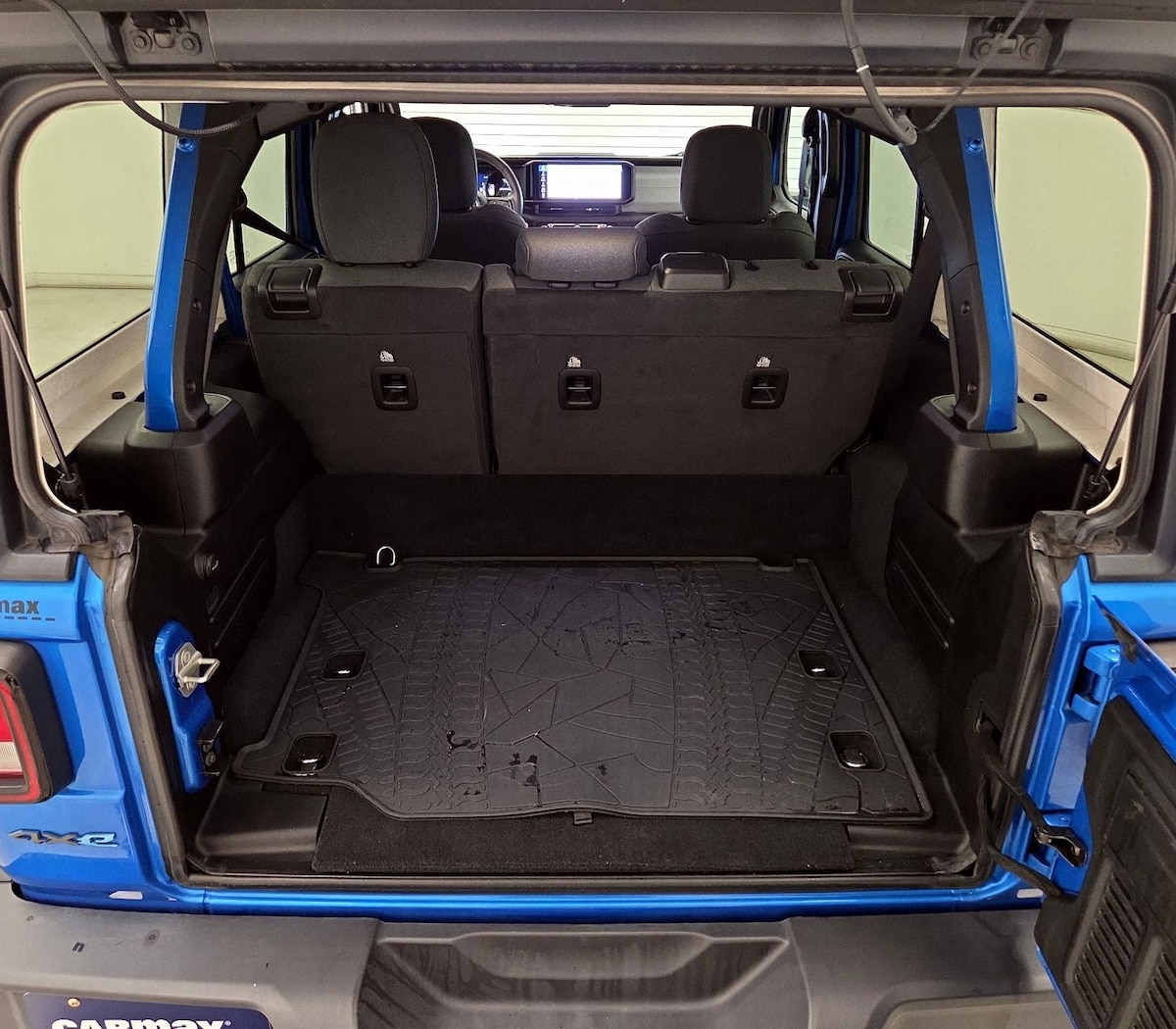 Trunk/Cargo (Seats Up)