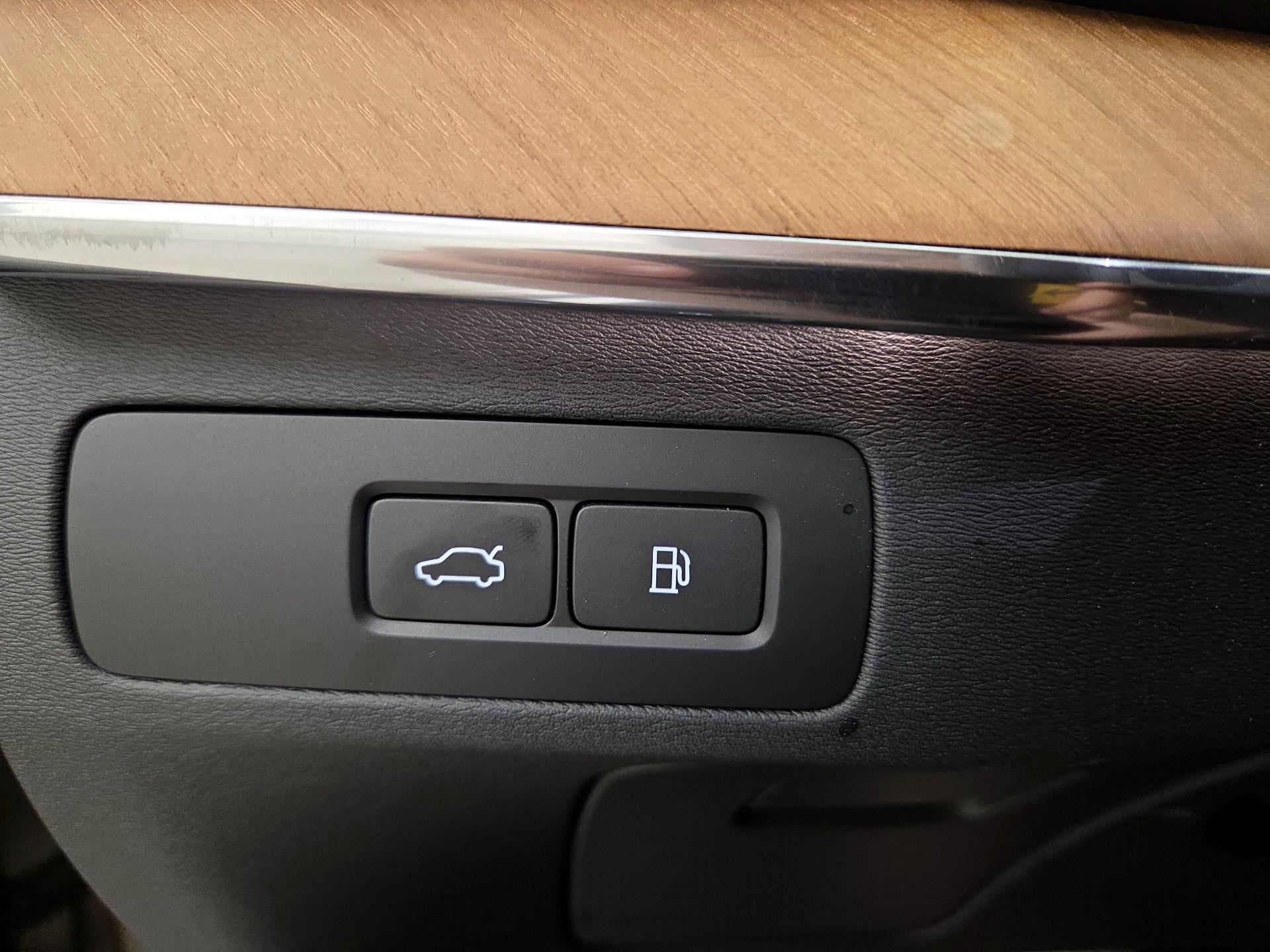 Thumbnail: 2023 Volvo XC90 - 13