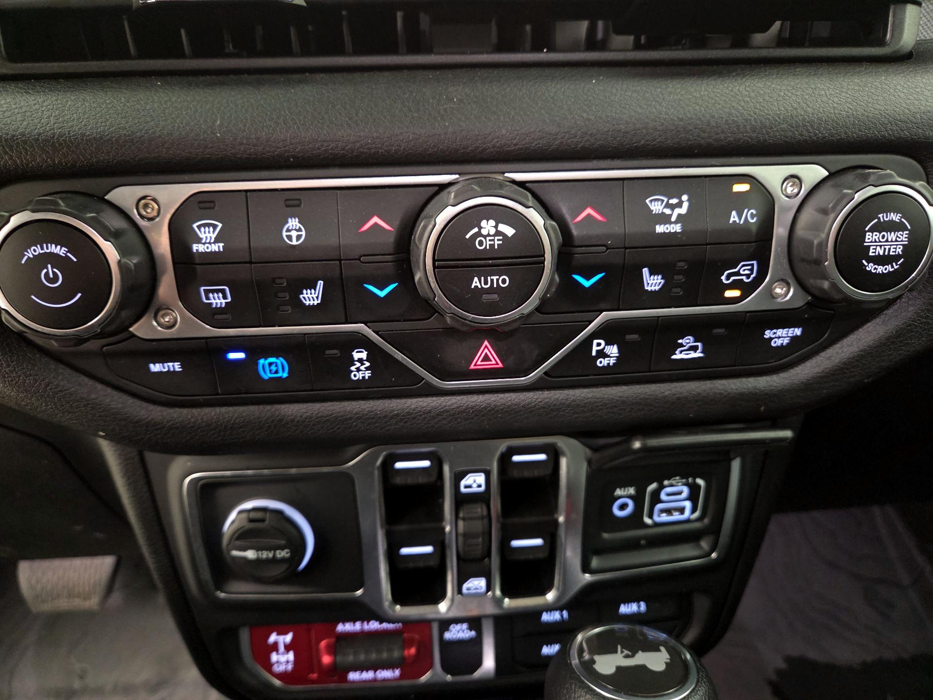 Thumbnail: 2024 Jeep Wrangler - 16