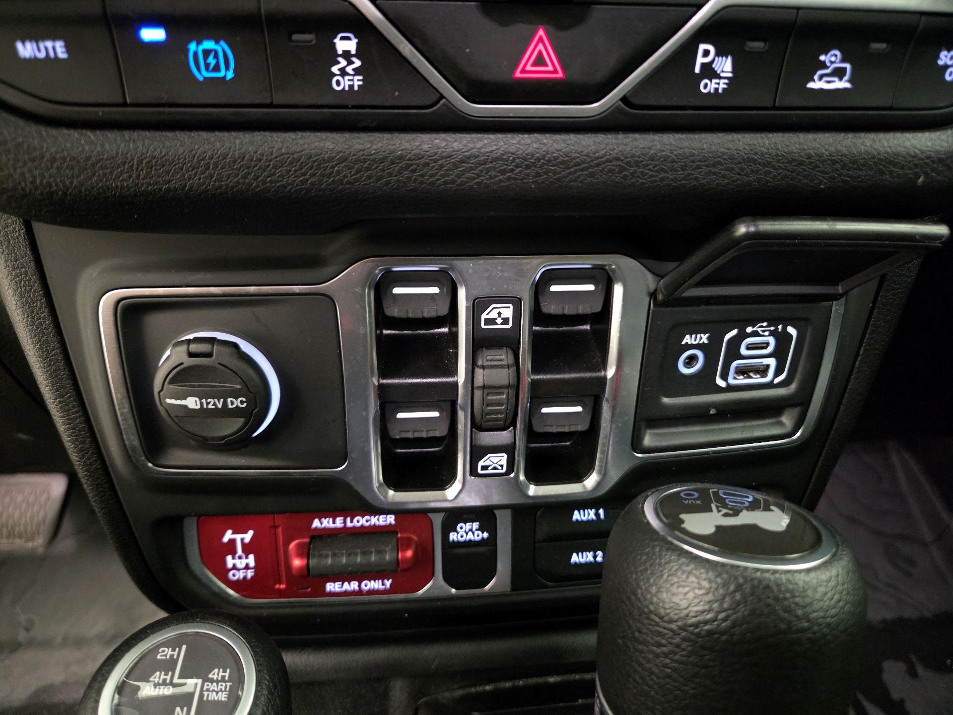 Thumbnail: 2024 Jeep Wrangler - 18