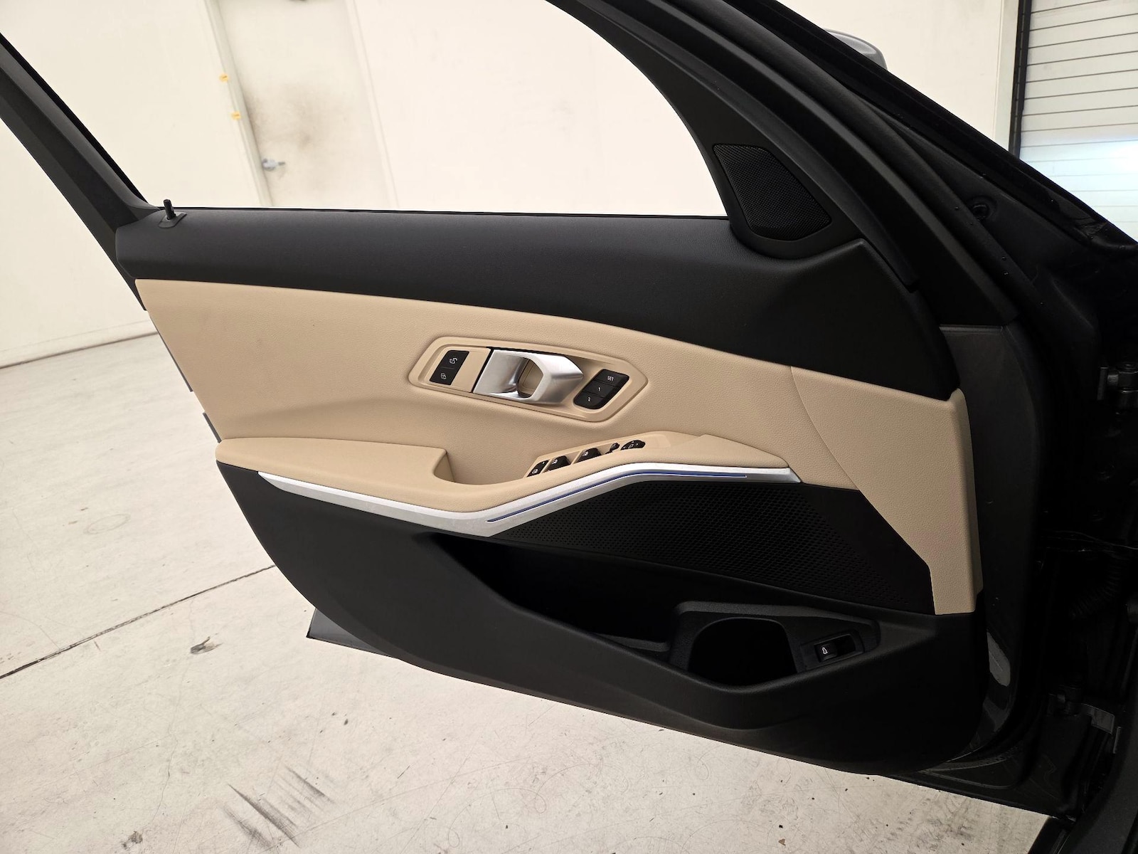 2024 BMW 3 Series 330i - Photo 13