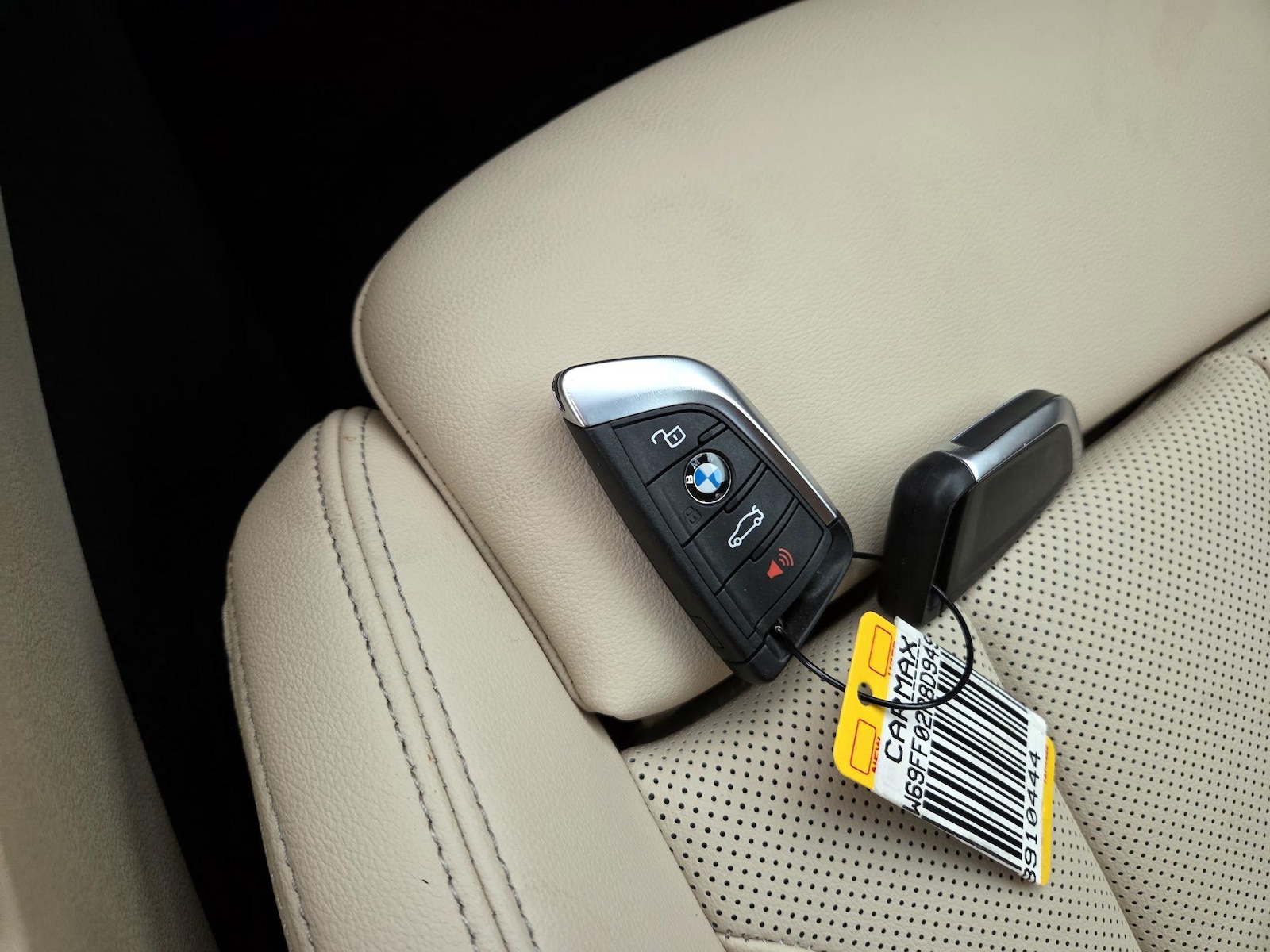 2024 BMW 3 Series 330i - Photo 24