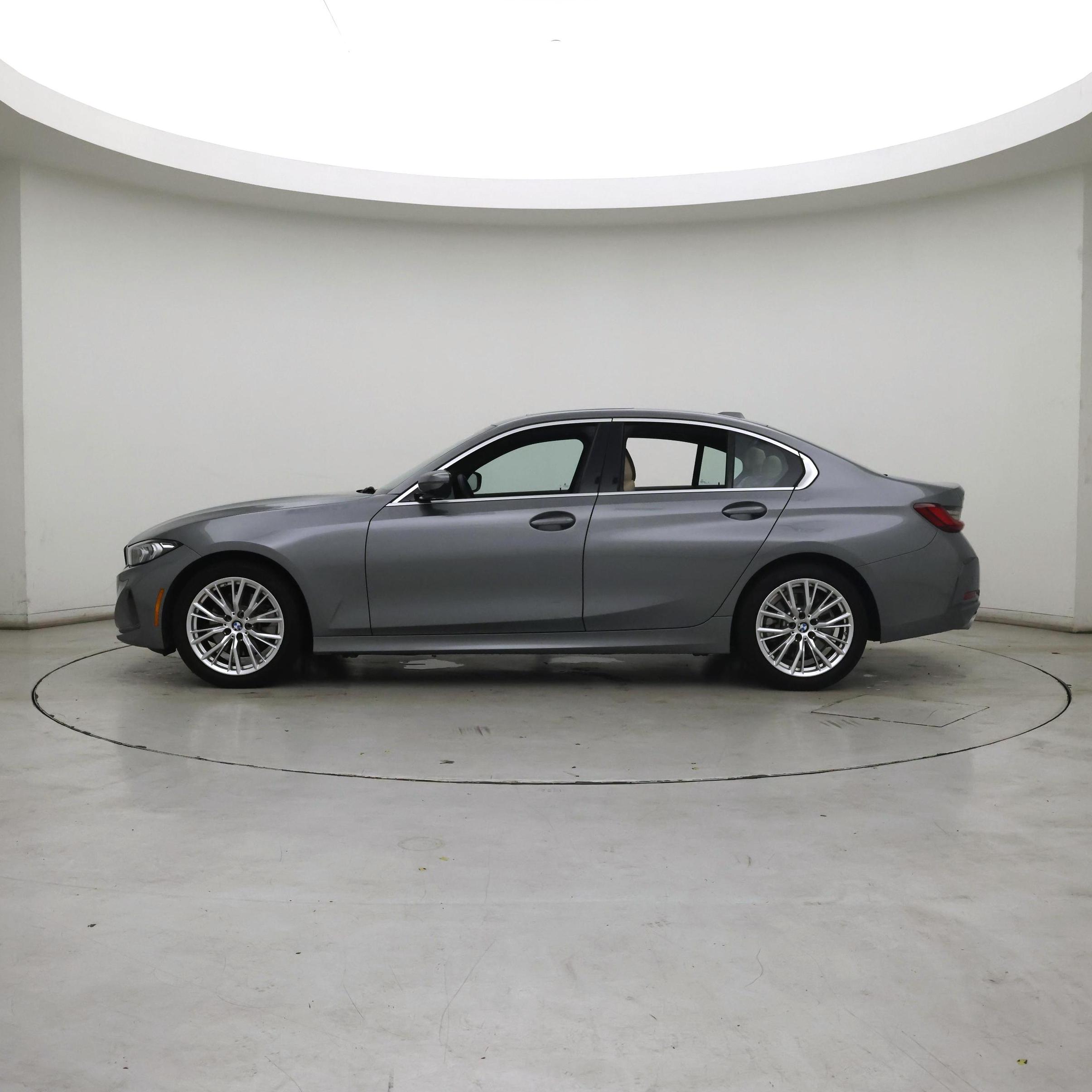 Thumbnail: 2024 BMW 3 Series - 3