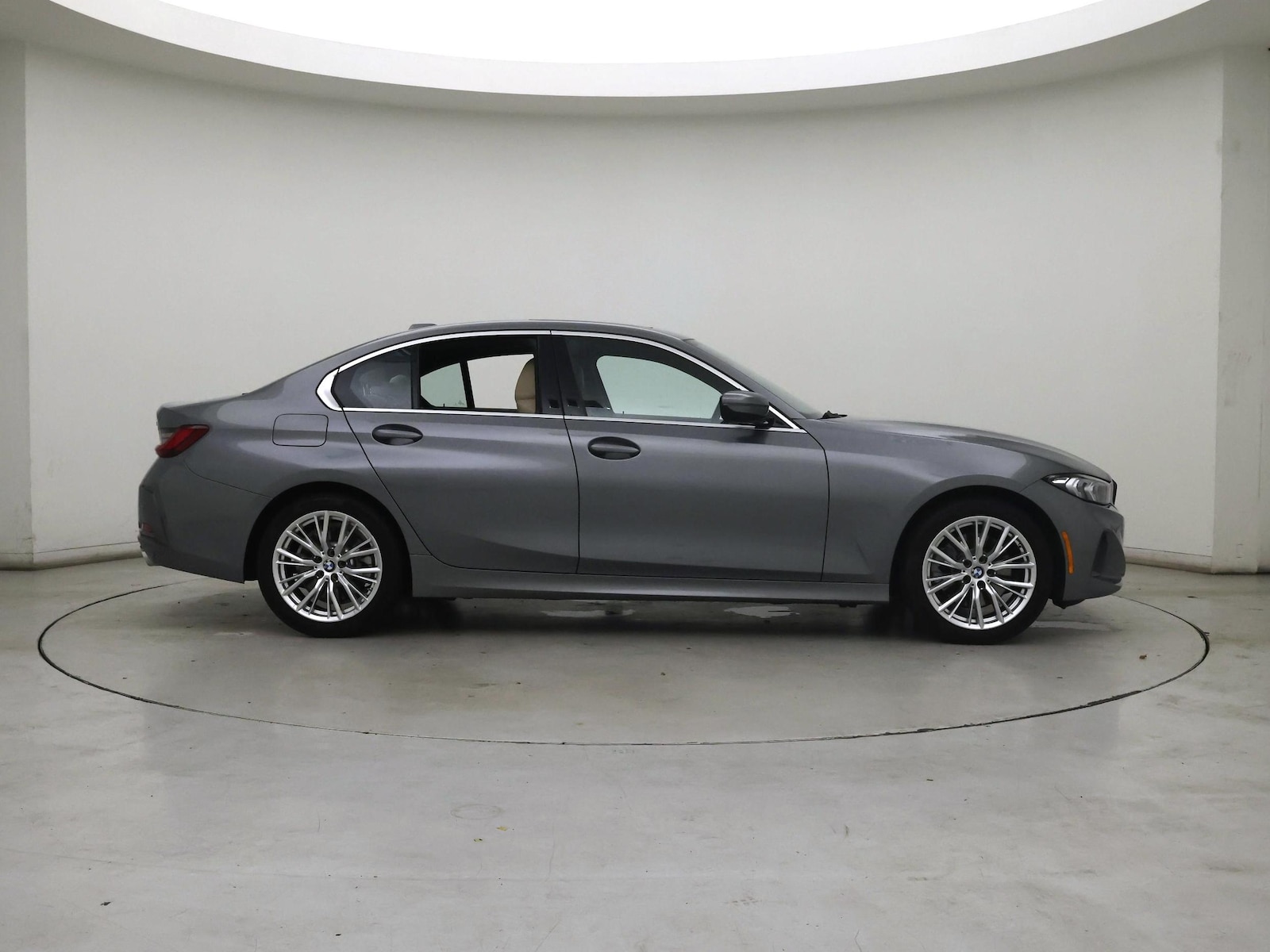 2024 BMW 3 Series 330i - Photo 8