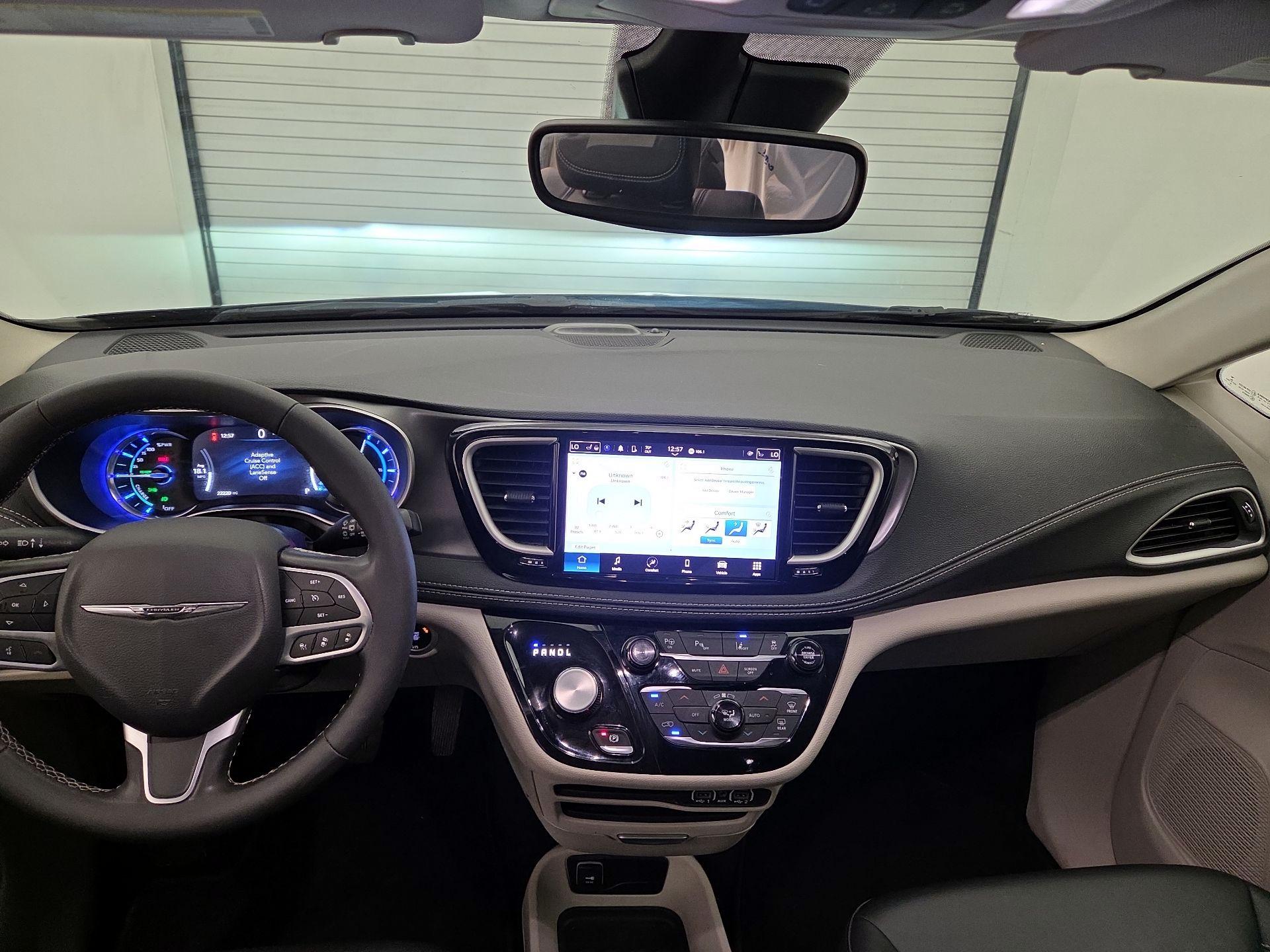Thumbnail: 2023 Chrysler Pacifica - 9