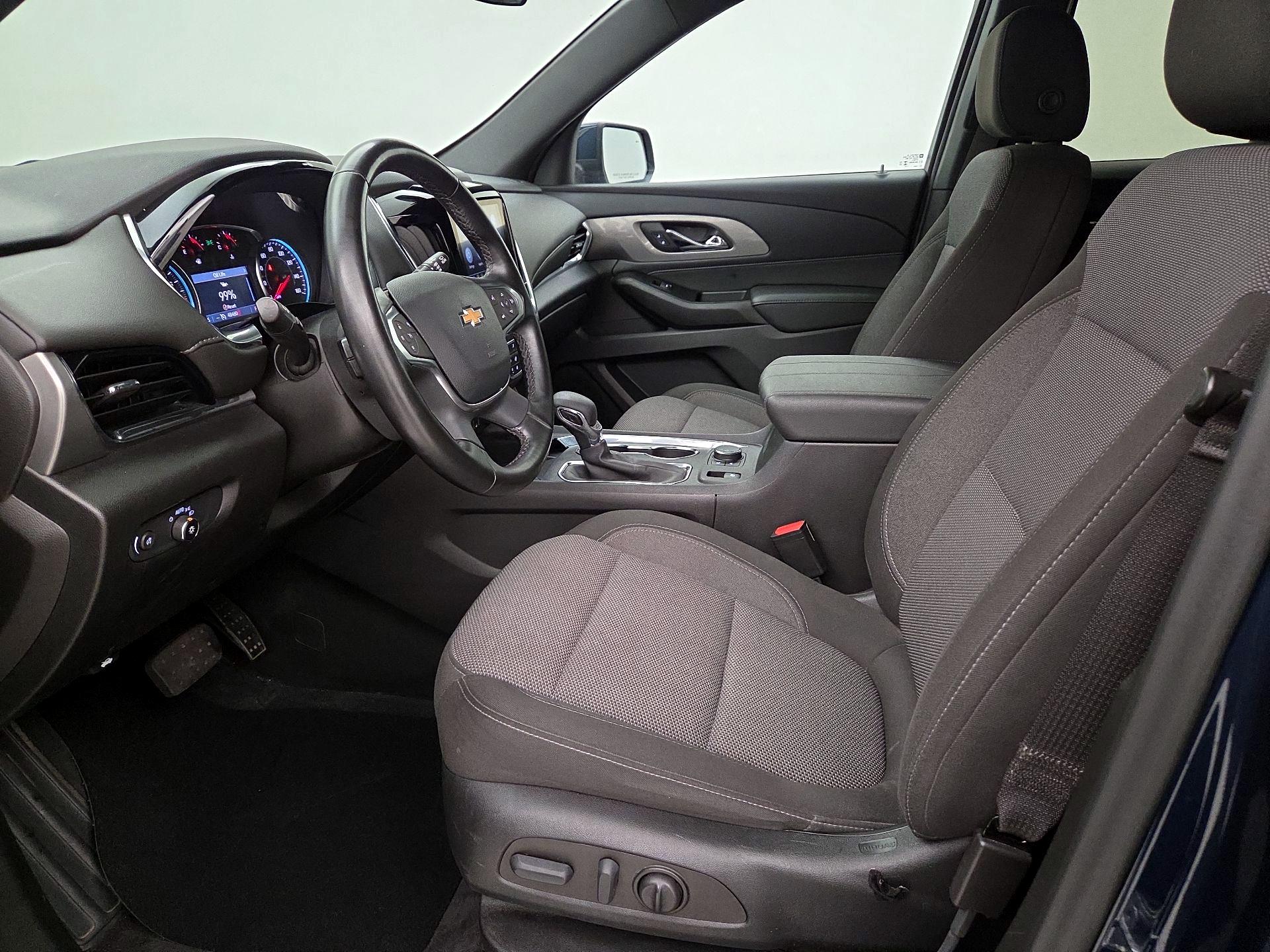 Thumbnail: 2023 Chevrolet Traverse - 11