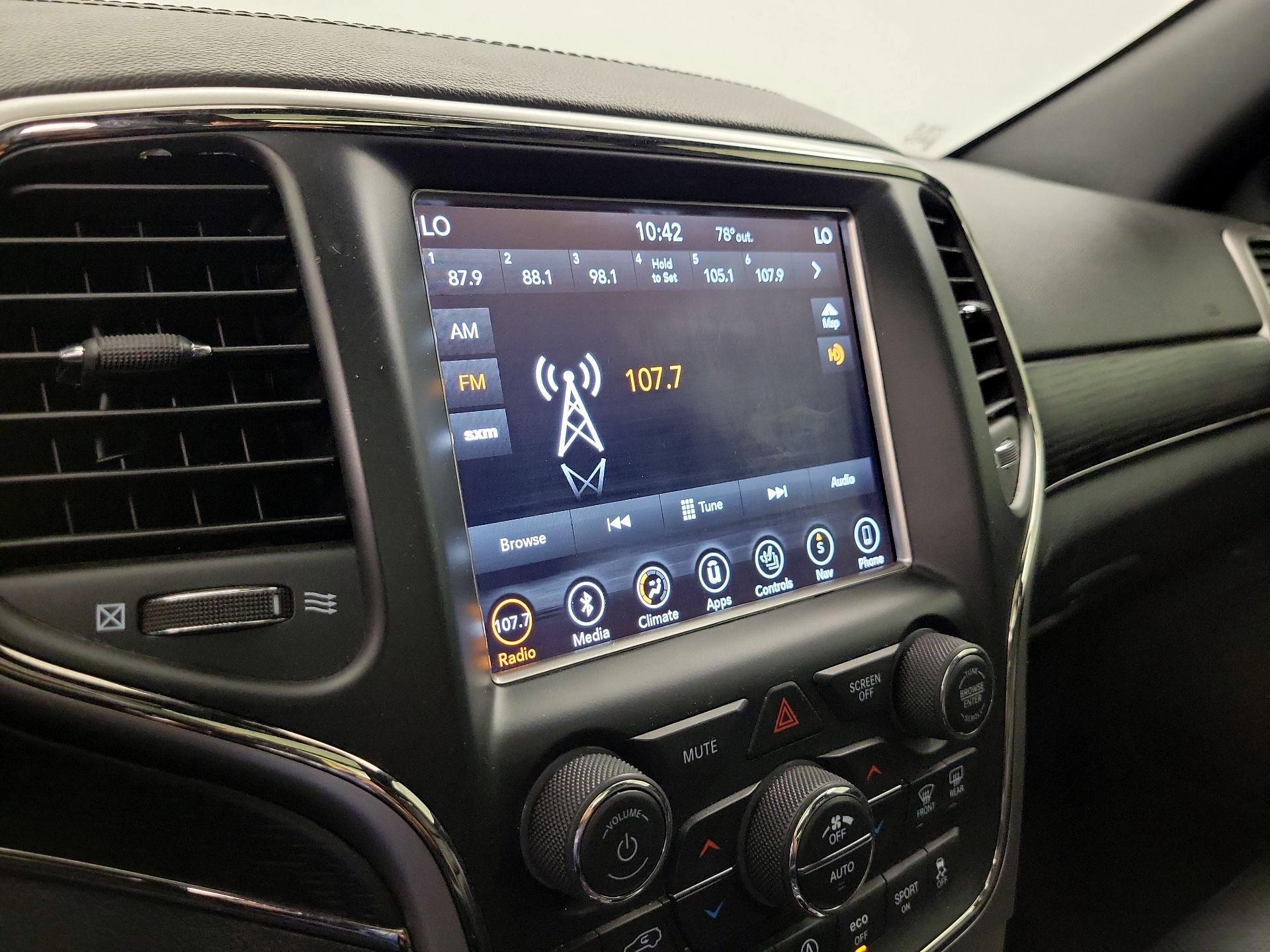 Thumbnail: 2018 Jeep Grand Cherokee - 16