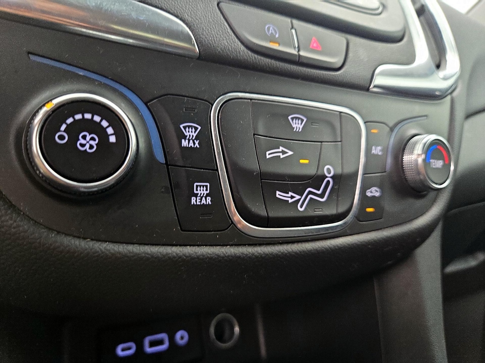 2022 Chevrolet Equinox LT - Photo 17