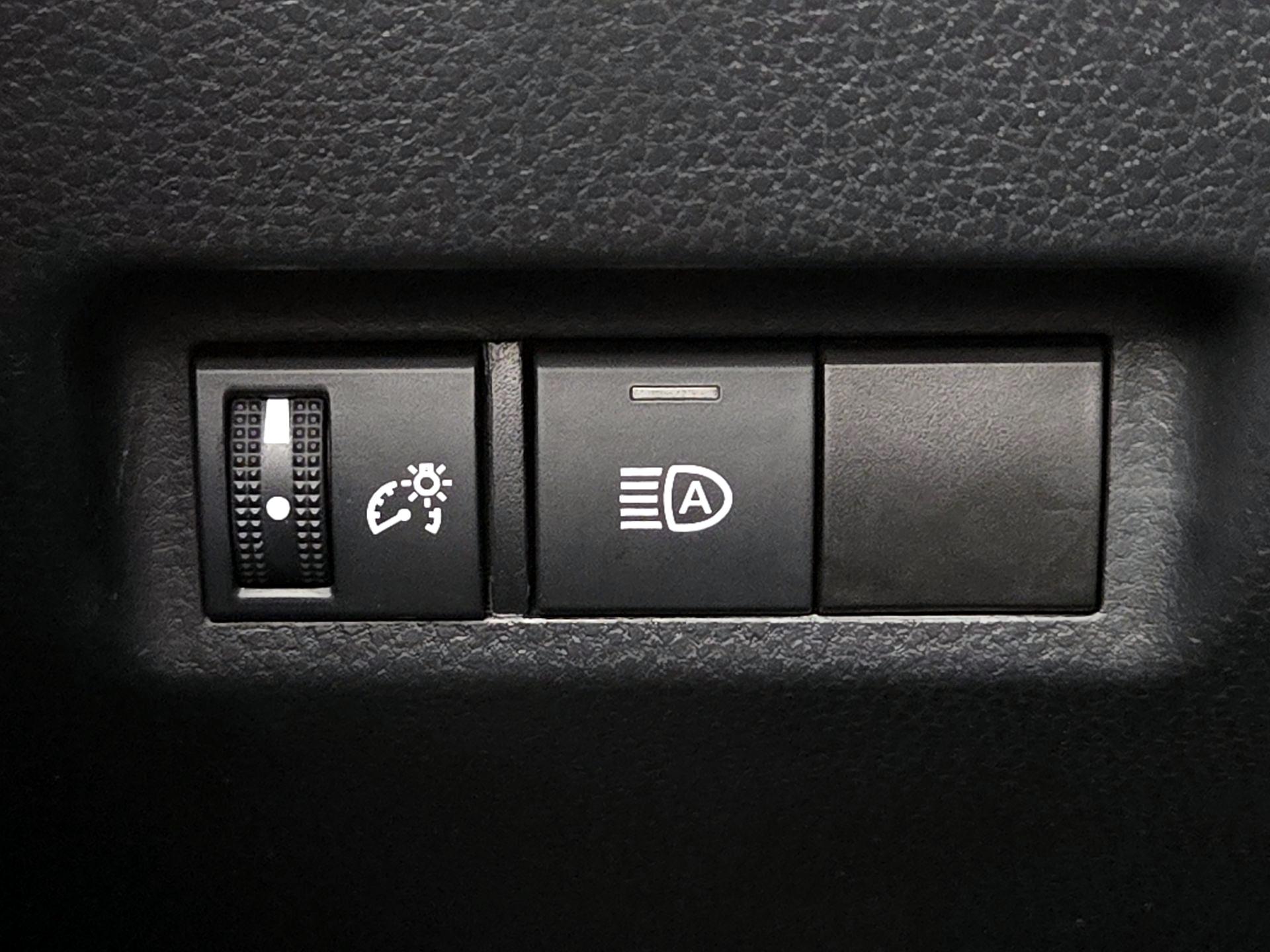 Thumbnail: 2021 Toyota RAV4 - 13