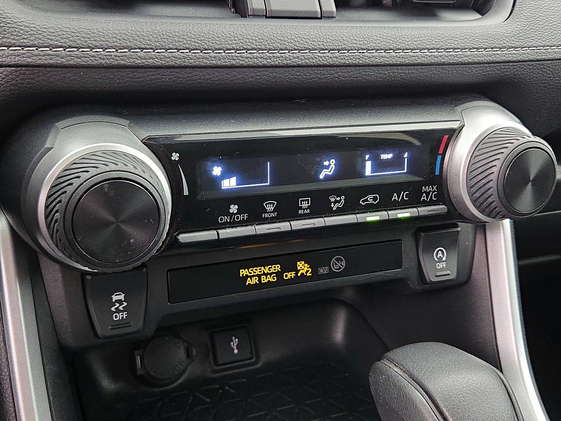 Thumbnail: 2021 Toyota RAV4 - 16