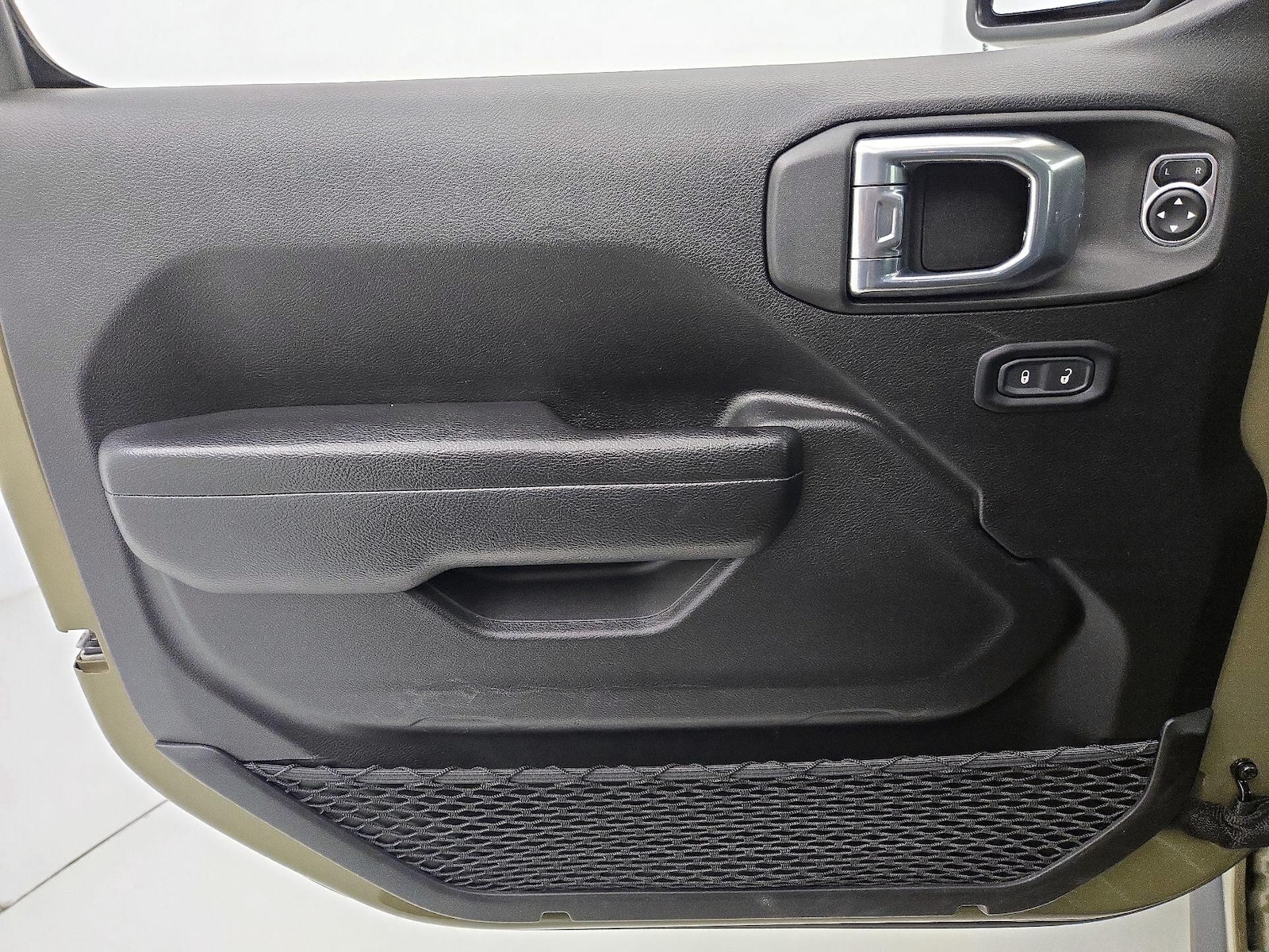 2025 Jeep Wrangler 4-Door Rubicon - Photo 13