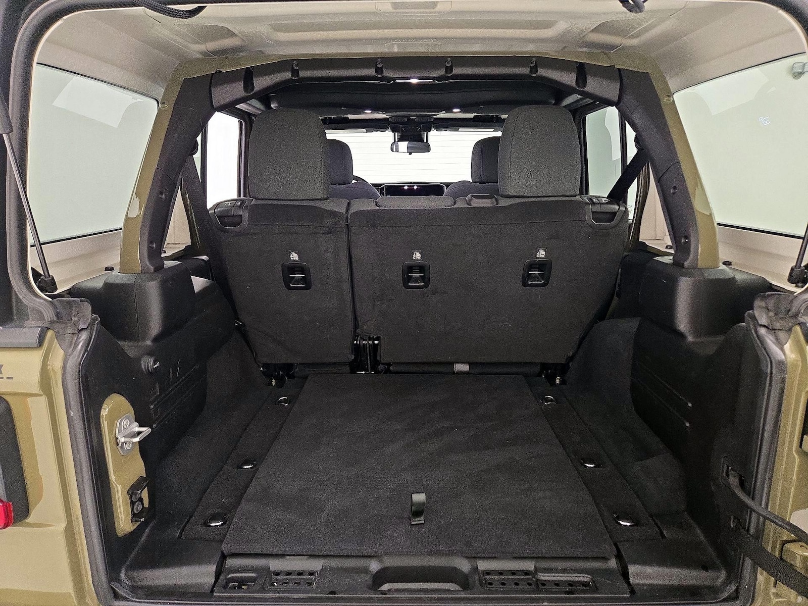 2025 Jeep Wrangler 4-Door Rubicon - Photo 21
