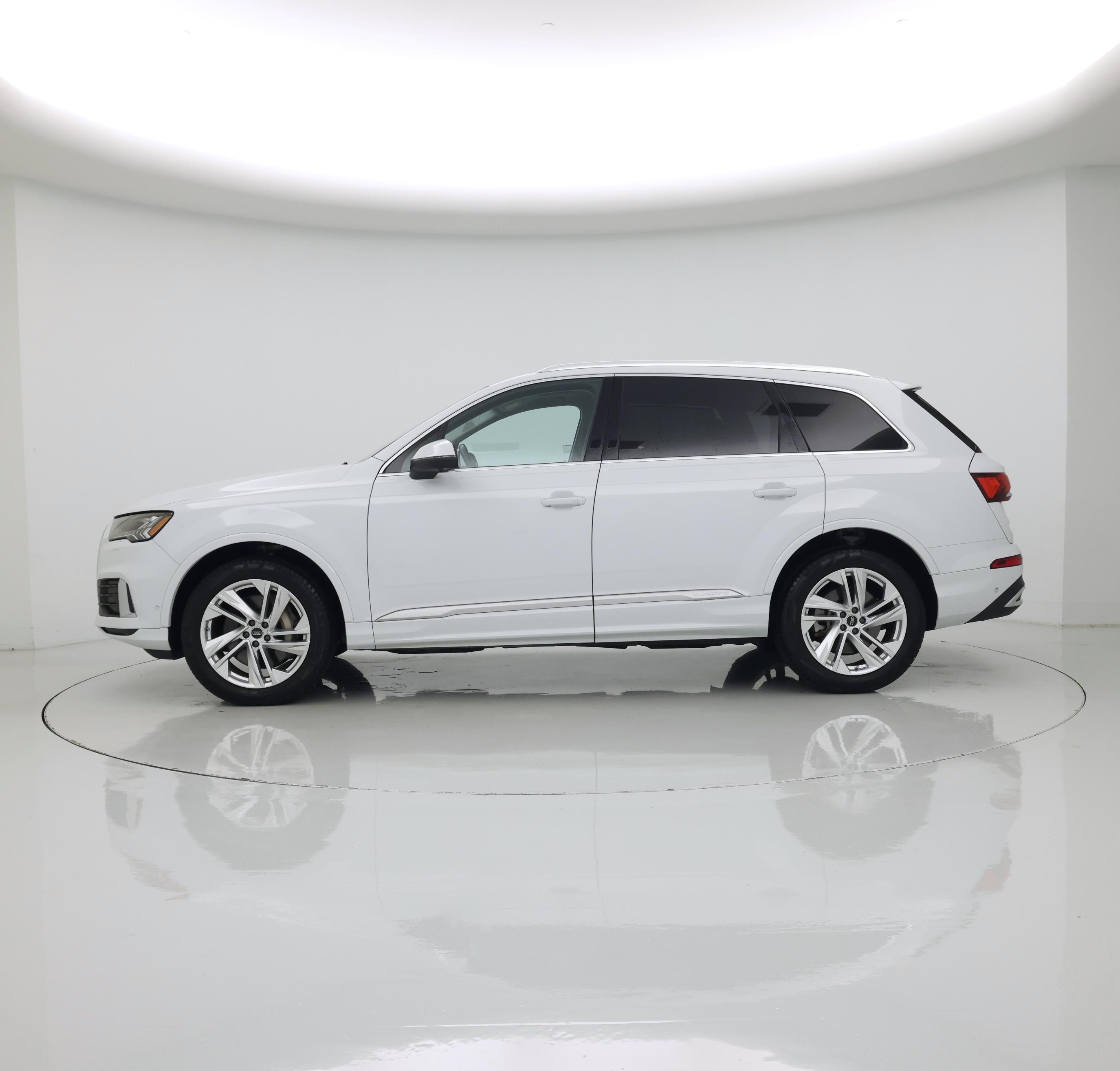 Thumbnail: 2023 Audi Q7 - 3