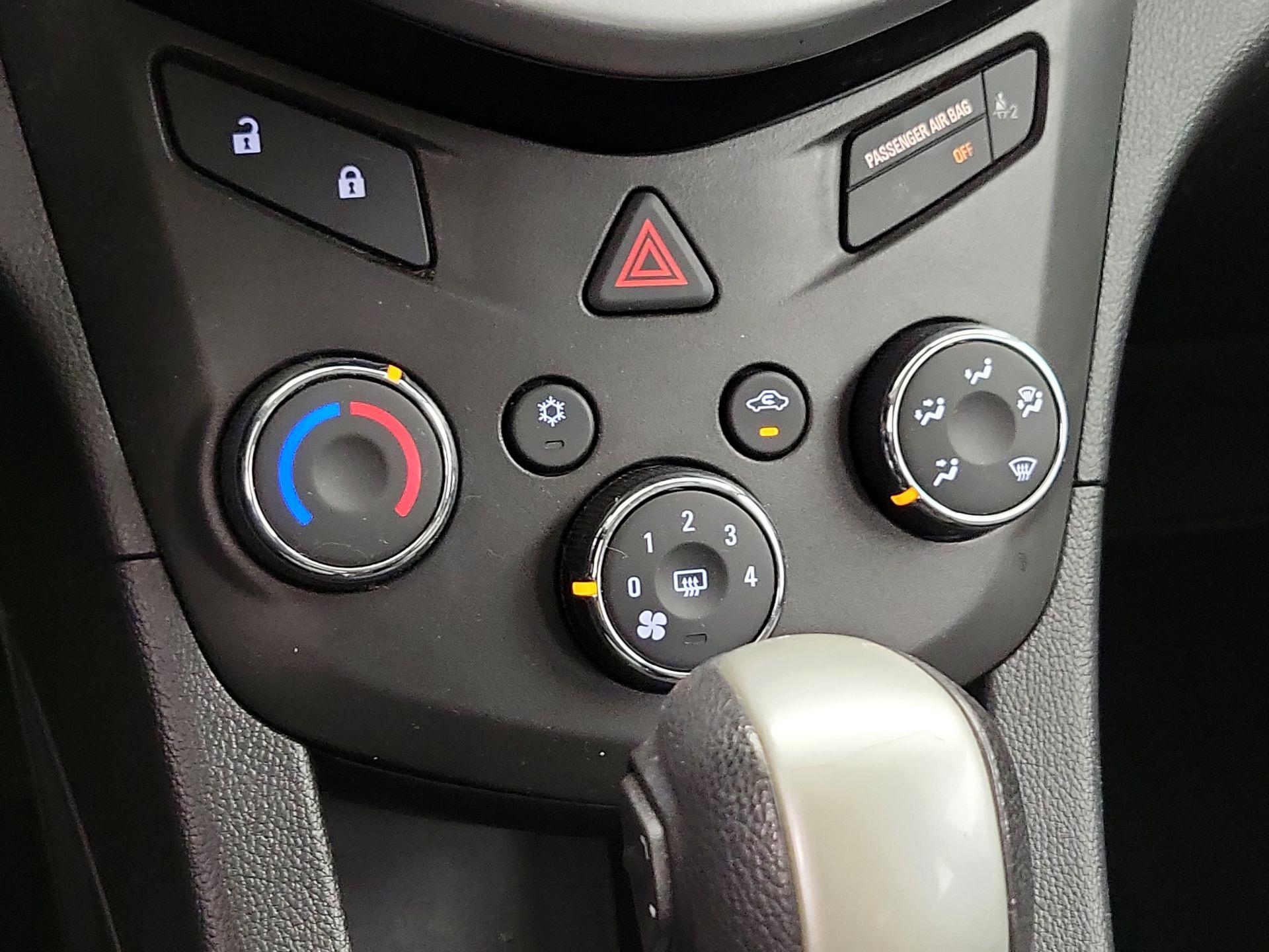 Thumbnail: 2018 Chevrolet Sonic - 16