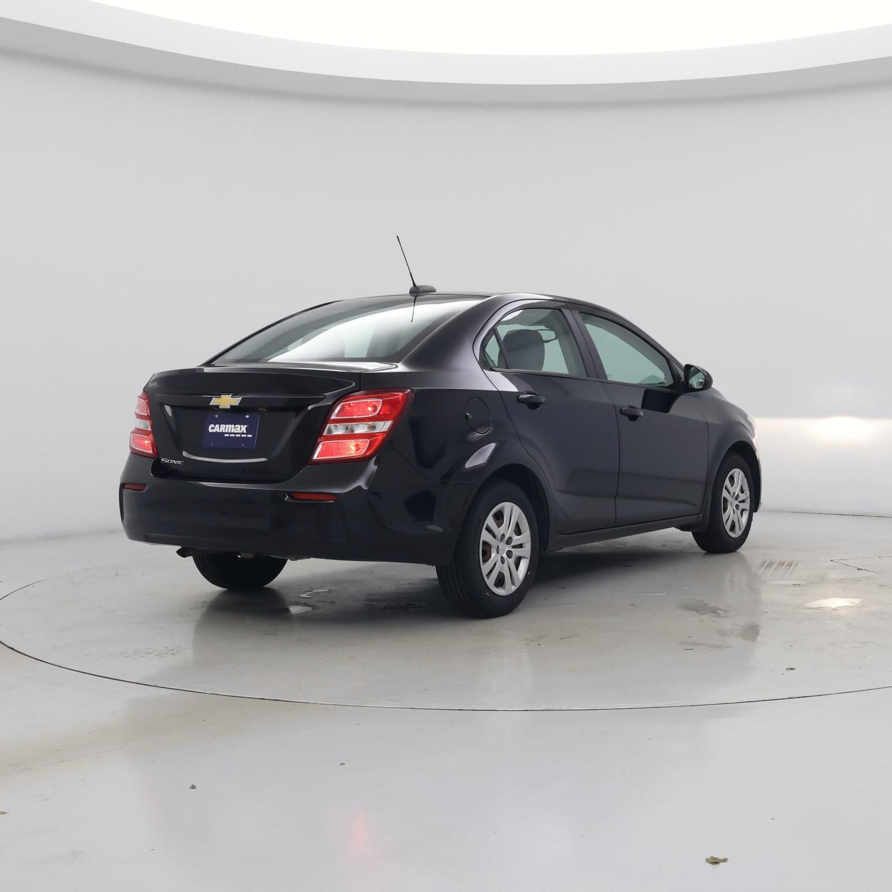 Thumbnail: 2018 Chevrolet Sonic - 8