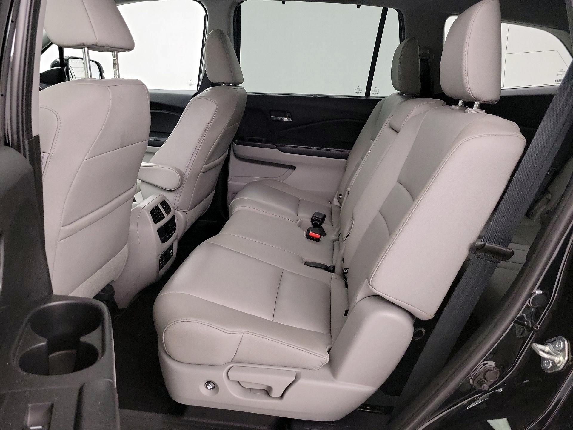 Thumbnail: 2017 Honda Pilot - 20