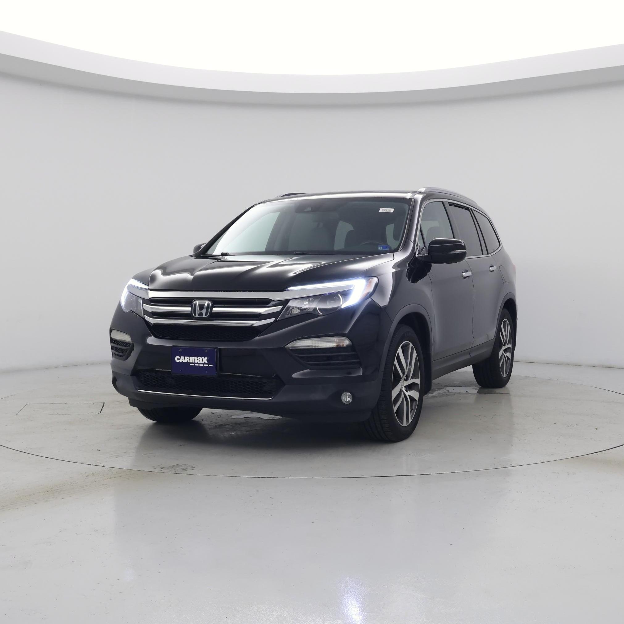 Thumbnail: 2017 Honda Pilot - 4