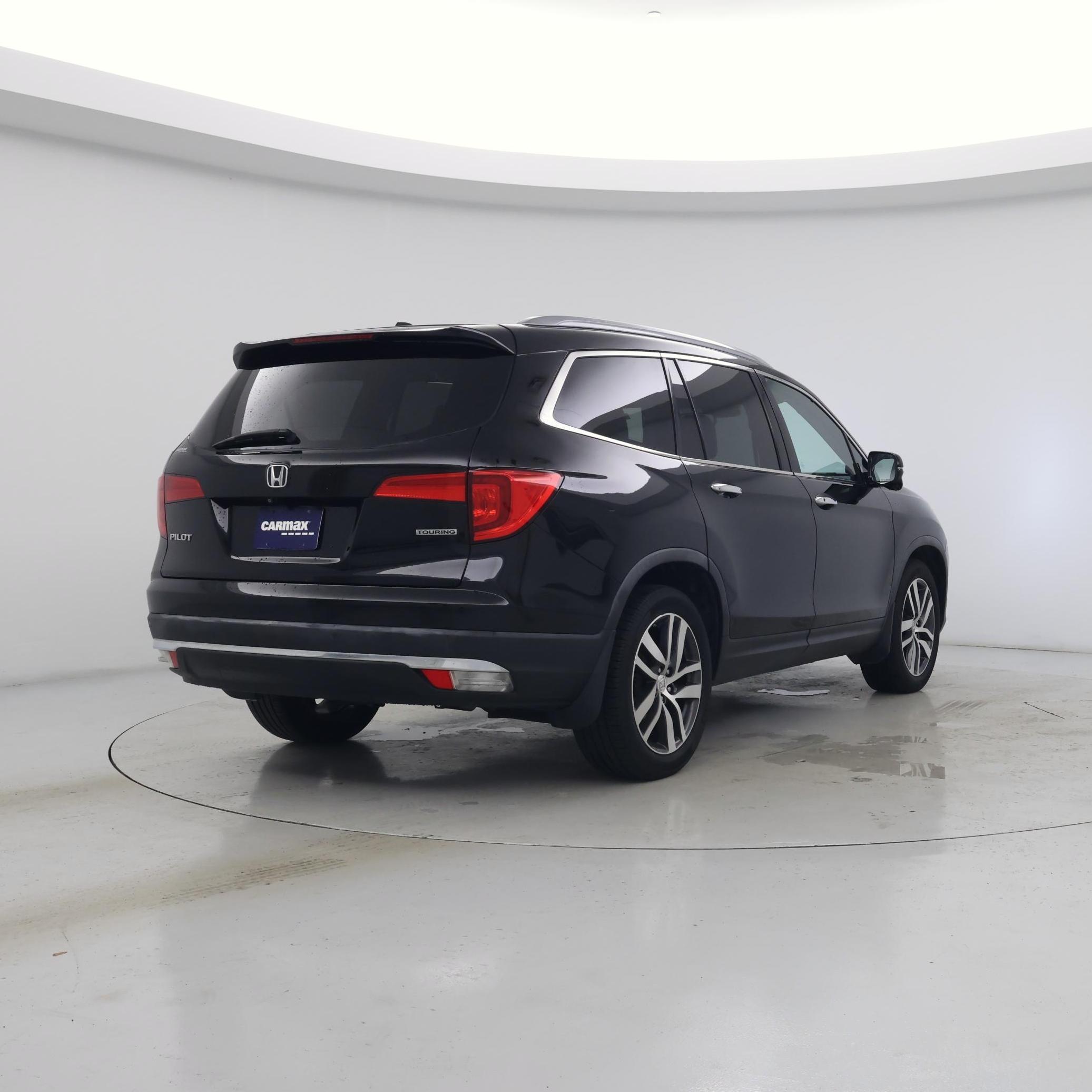 Thumbnail: 2017 Honda Pilot - 8