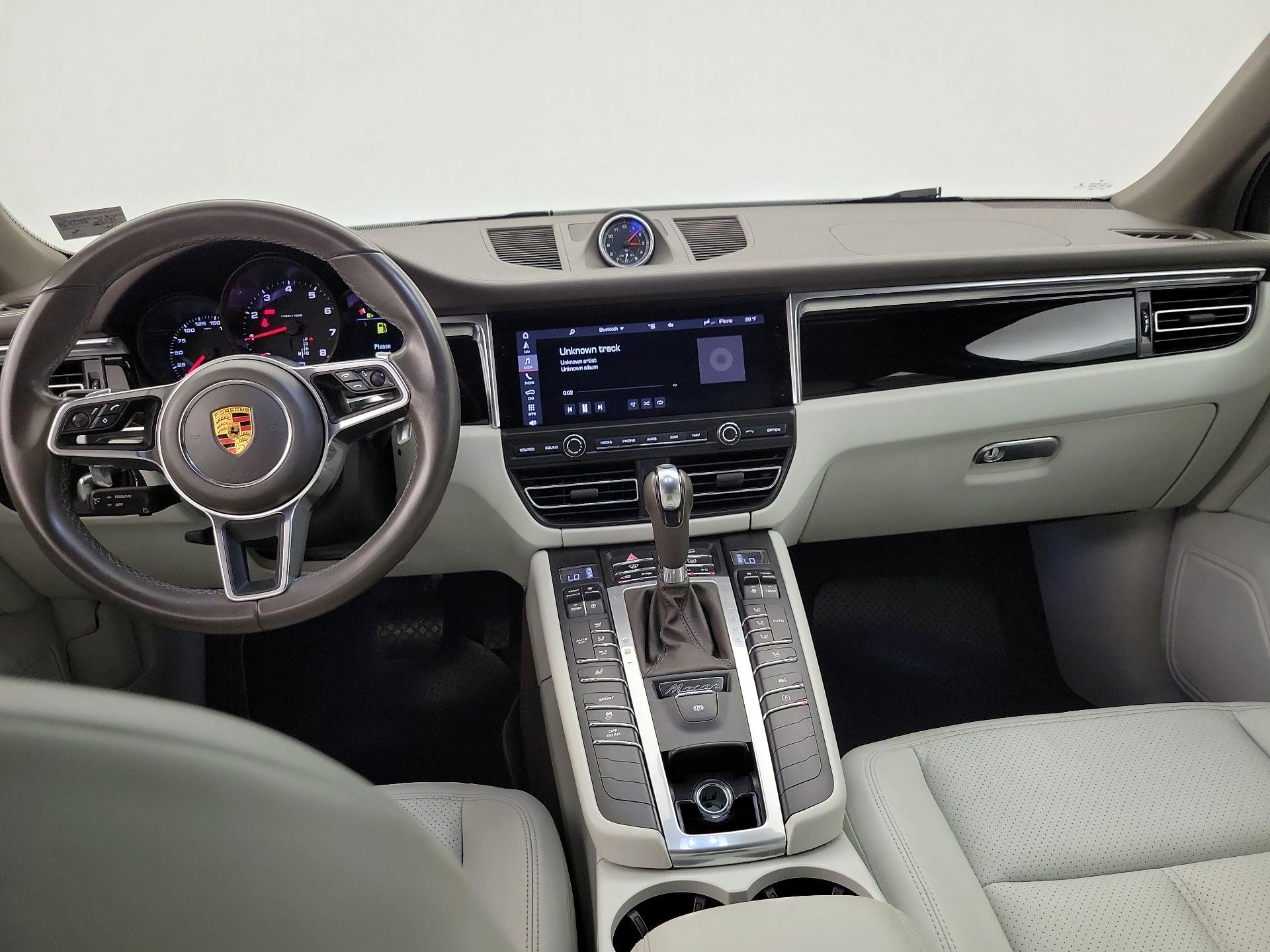 Thumbnail: 2021 Porsche Macan - 9
