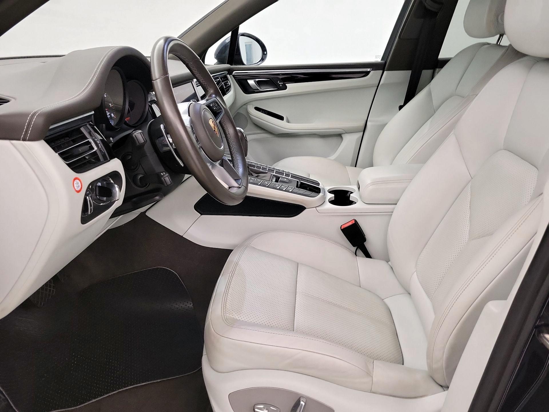 Thumbnail: 2021 Porsche Macan - 11