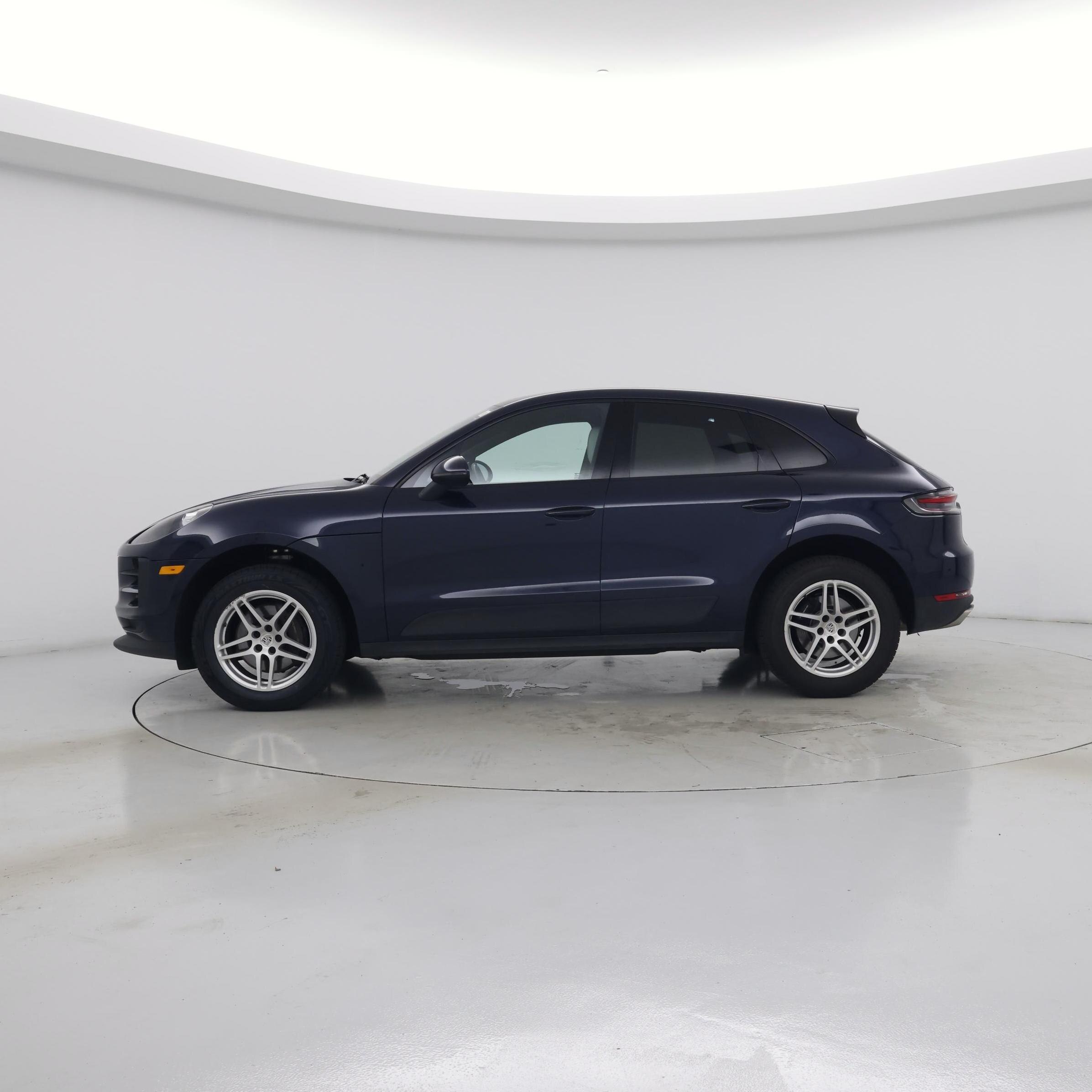Thumbnail: 2021 Porsche Macan - 3