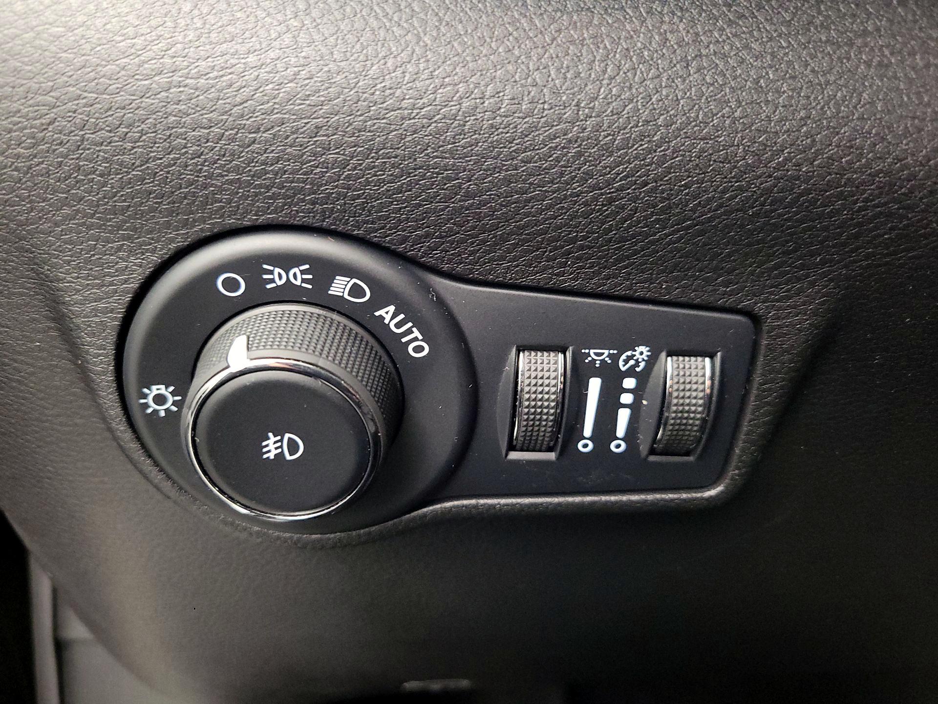Thumbnail: 2022 Jeep Compass - 13