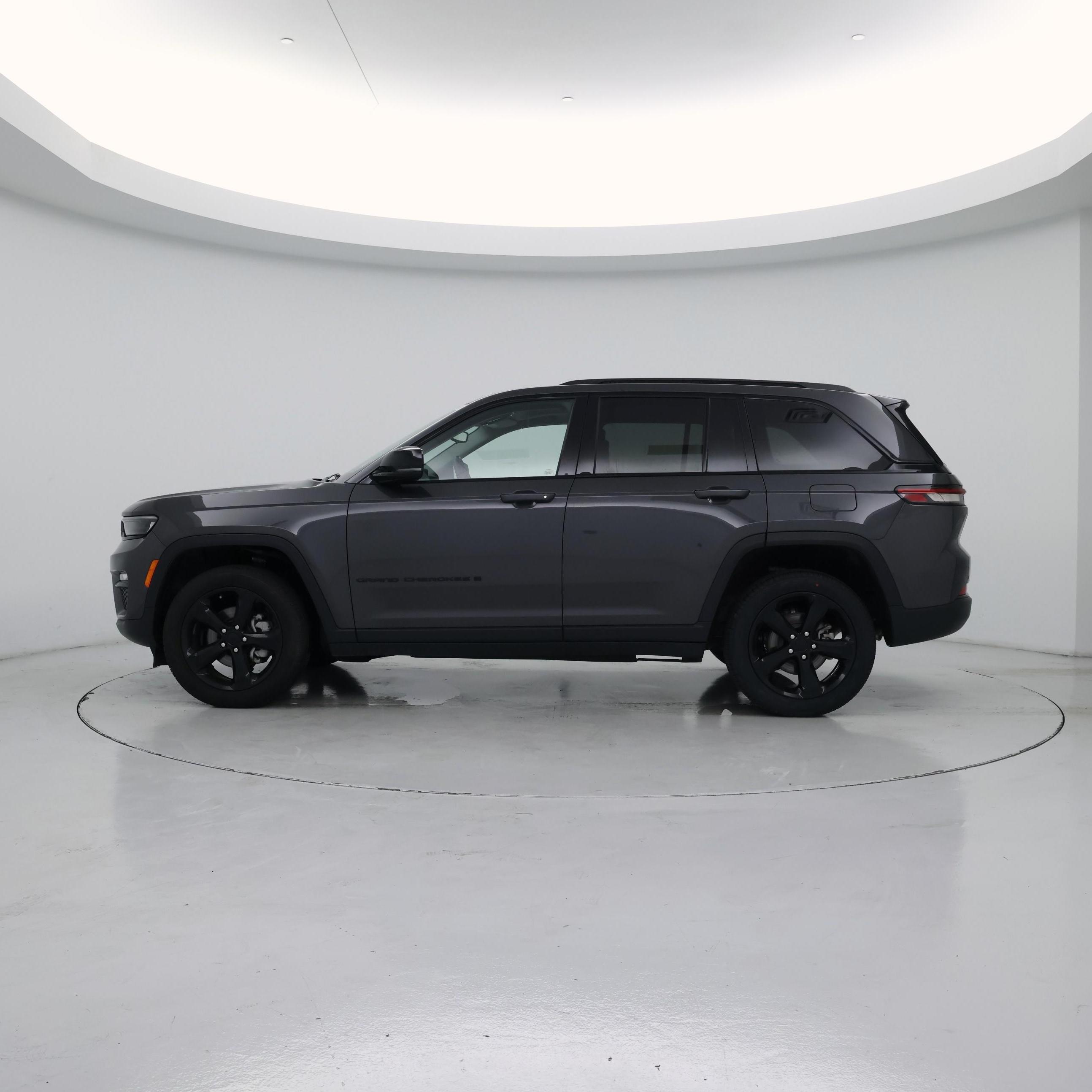 Thumbnail: 2023 Jeep Grand Cherokee - 3