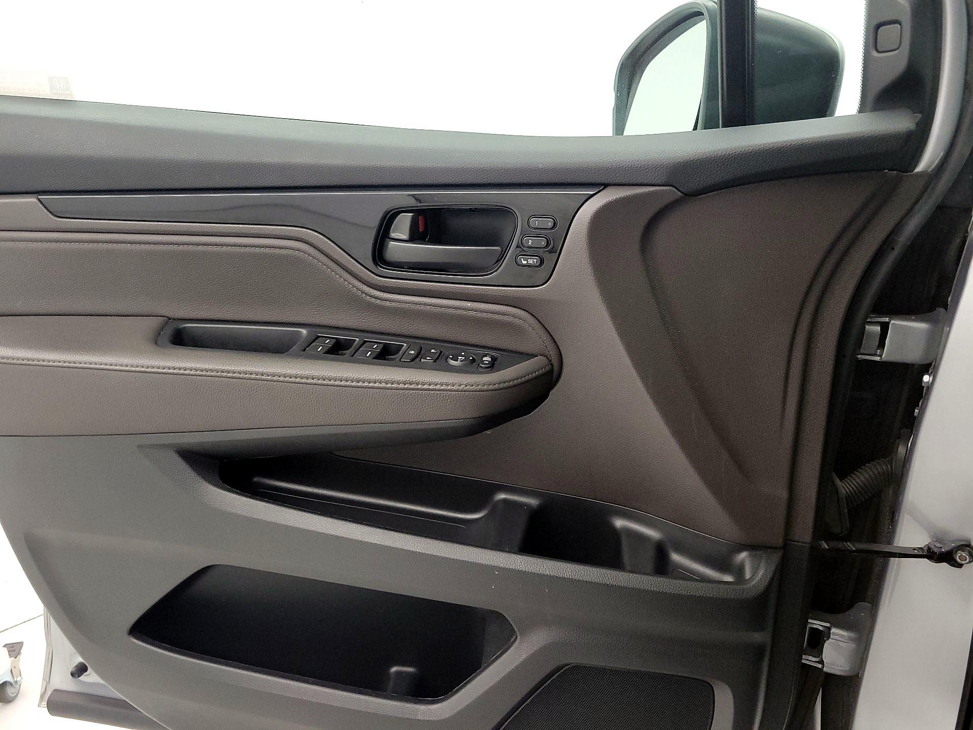 Thumbnail: 2023 Honda Odyssey - 12