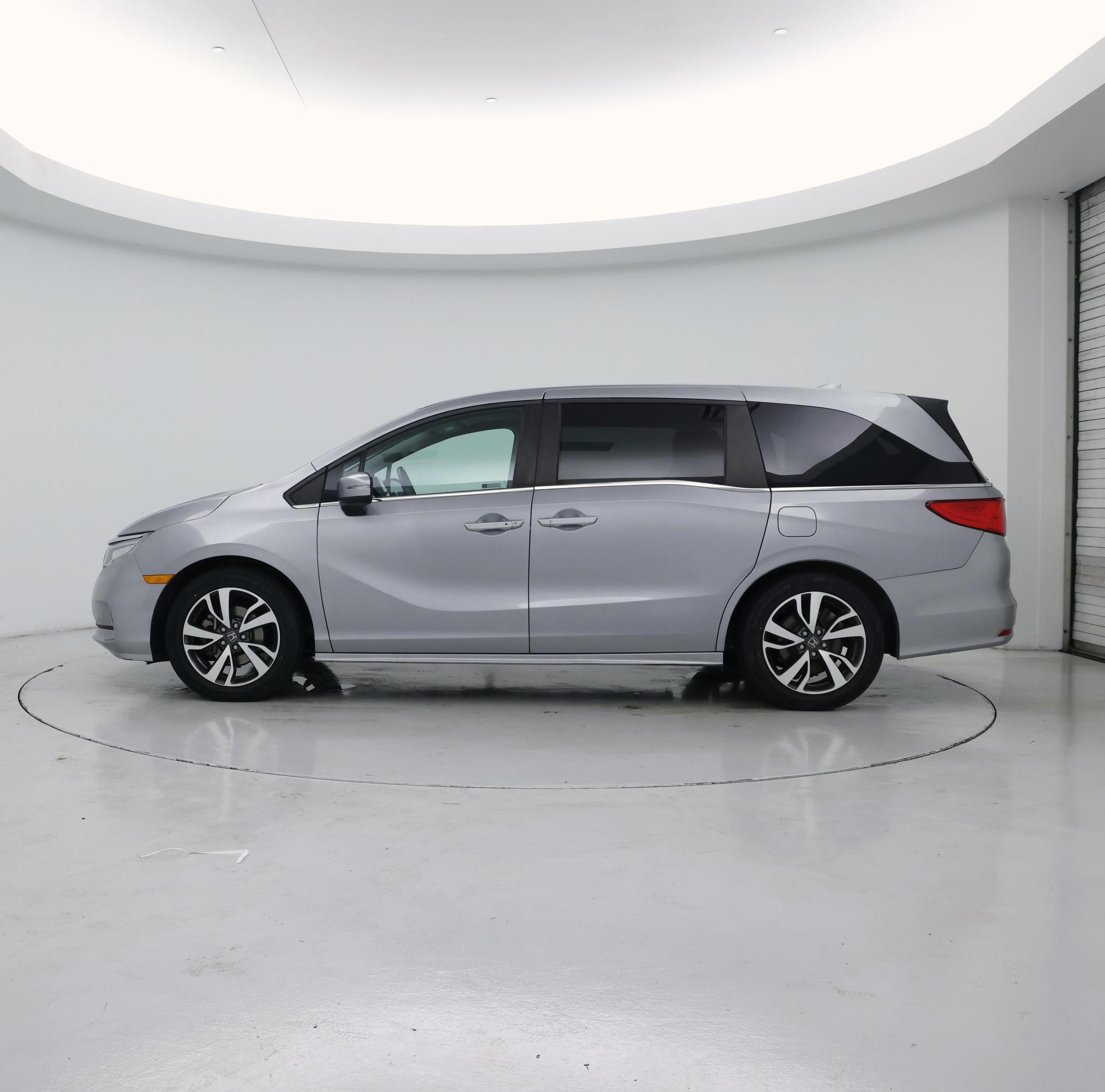 Thumbnail: 2023 Honda Odyssey - 3
